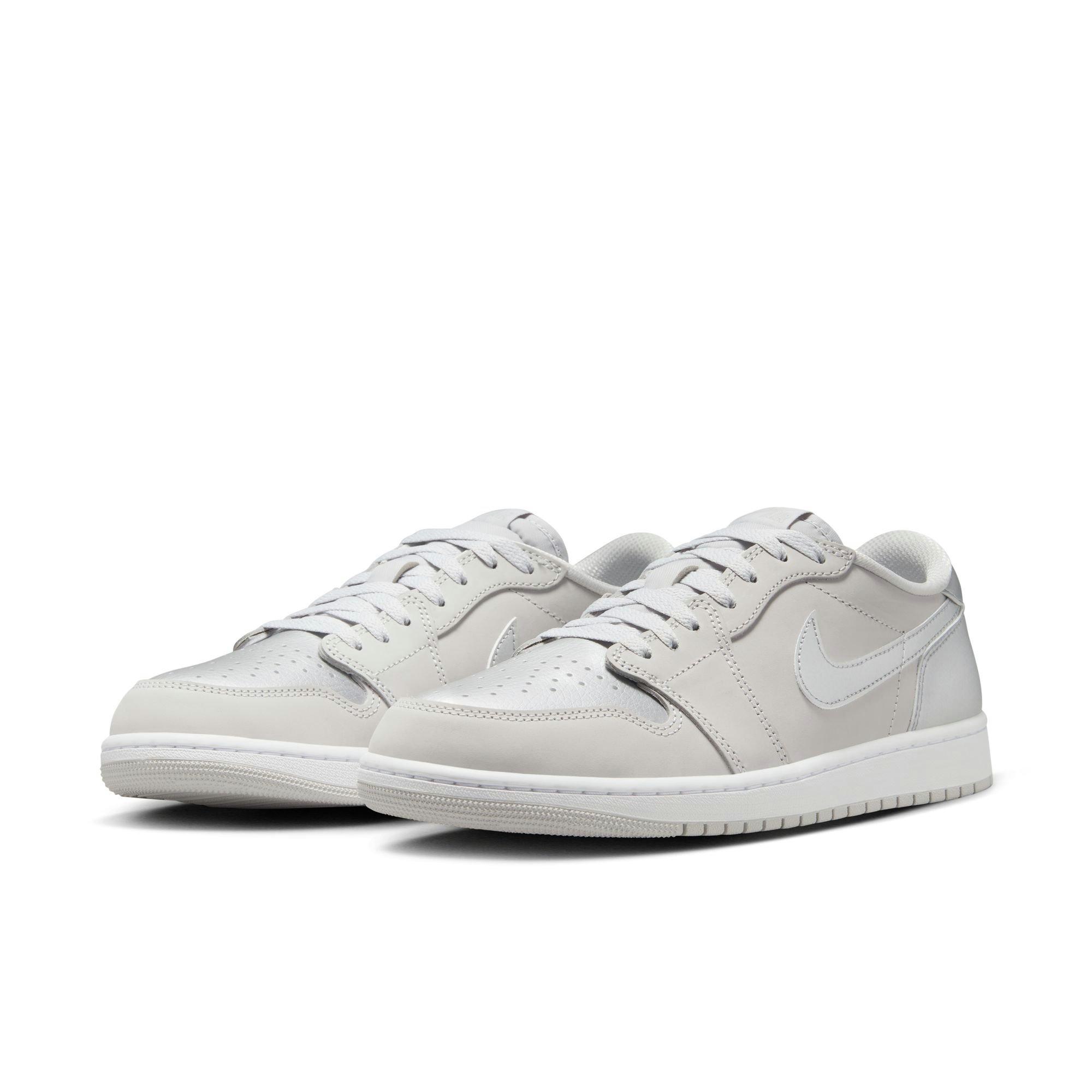 Jordan 1 Retro Low OG "Metallic Silver" Men's Shoe - NEUTRAL GREY/METALLIC SILVER/WHITE Thumbnail View 3