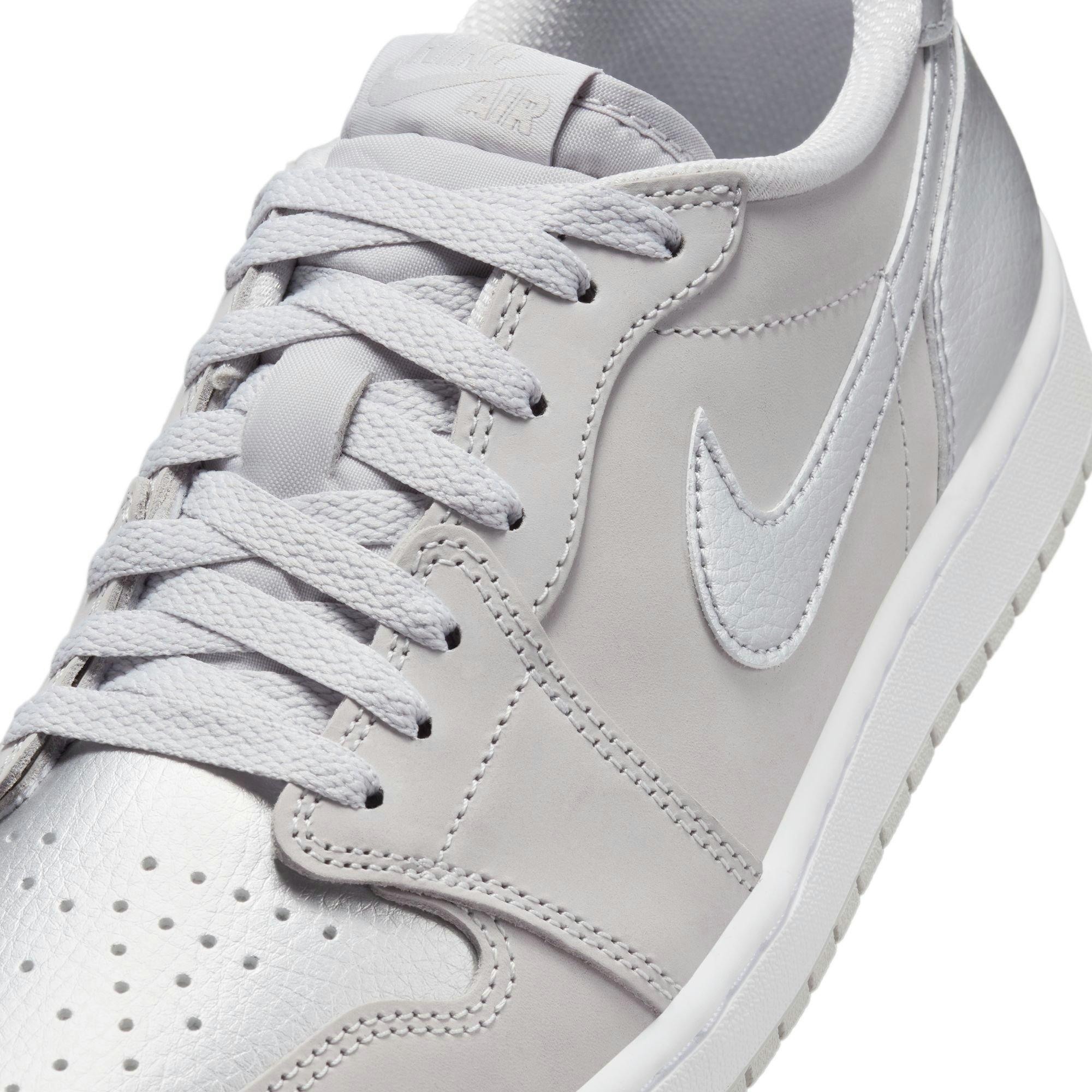 Jordan 1 Retro Low OG "Metallic Silver" Men's Shoe - NEUTRAL GREY/METALLIC SILVER/WHITE Thumbnail View 4