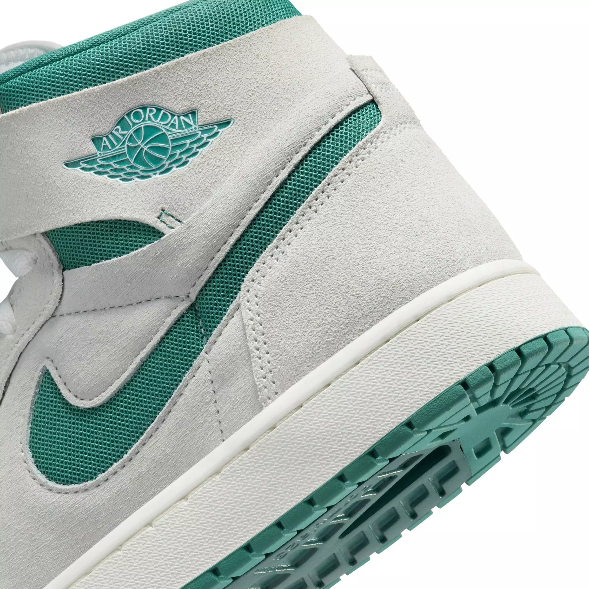 Jordan 1 Zoom CMFT 2 "Summit White/Bicoastal/Oxidized Green" Men's Shoe - WHITE/GREEN