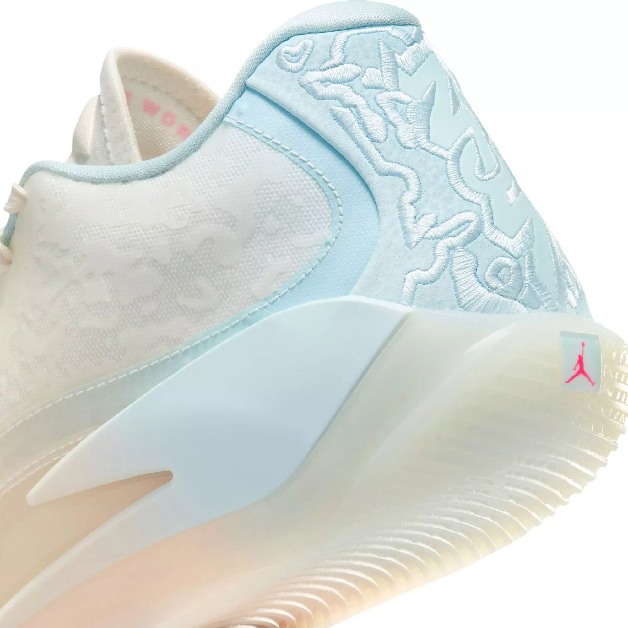 Jordan Zion 3 NRG "Rising" Men's Basketball Shoe - BLEACHED CORAL/CRIMSON TINT/PALE IVORY