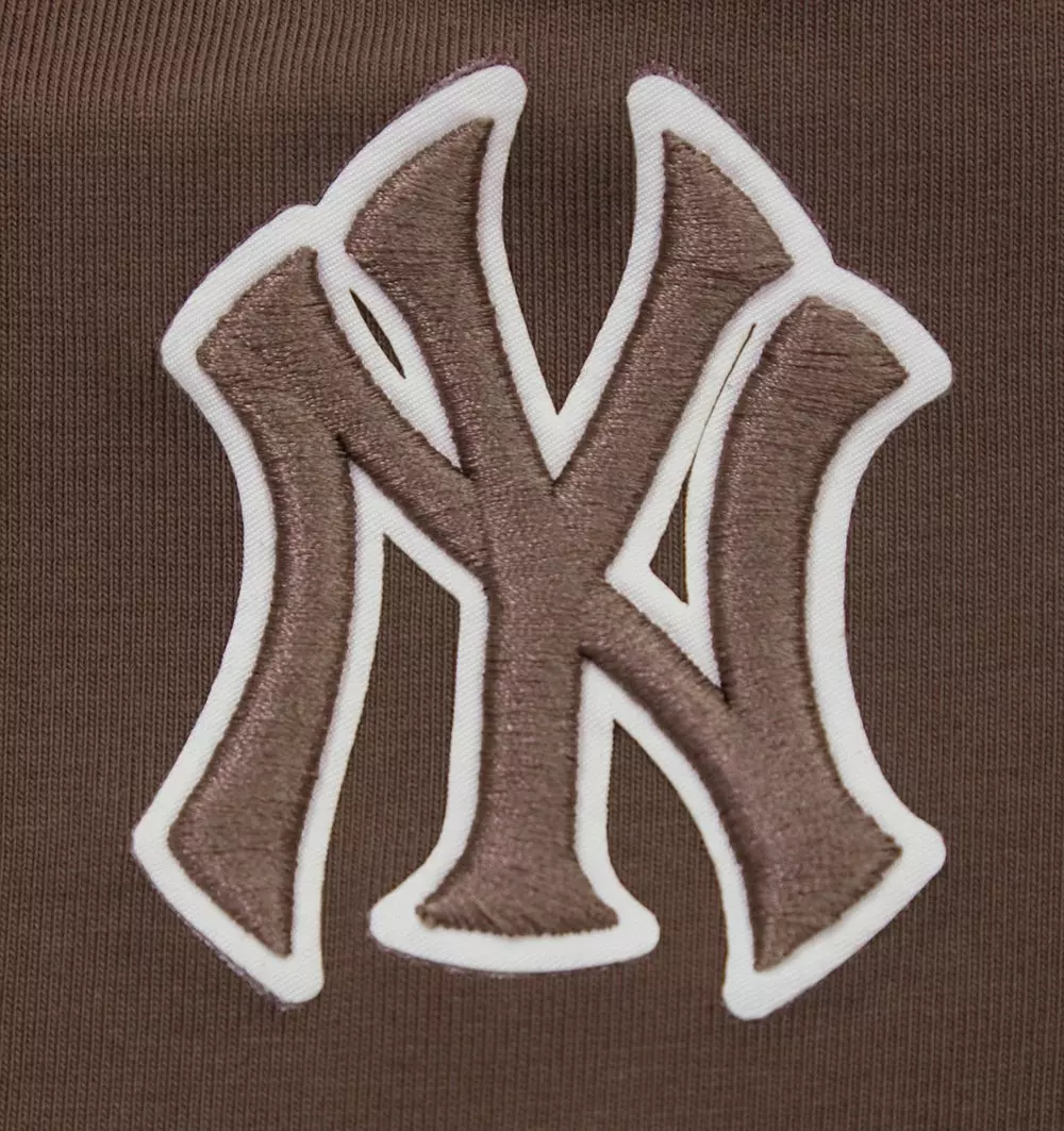Pro Standard Women's New York Yankees MLB Graffiti Mix Shorts-Brown - BROWN