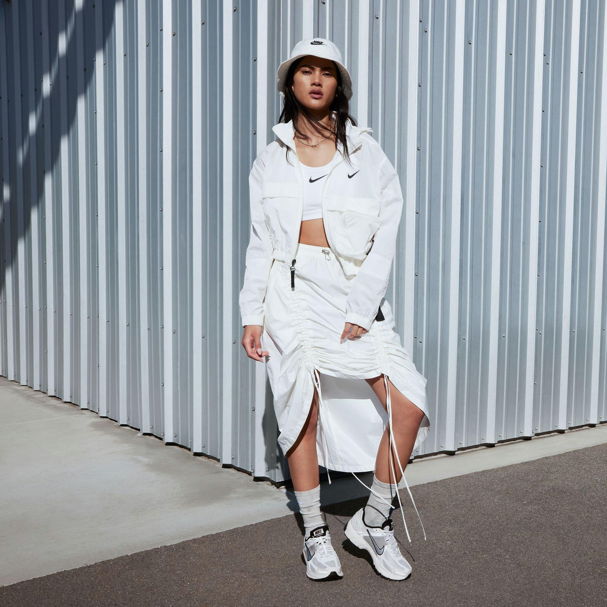 Nike Zoom Vomero 5 "Phantom/MTLC Platinum/Lt Iron Ore" Women's Shoe - OFF-WHITE Thumbnail View 13