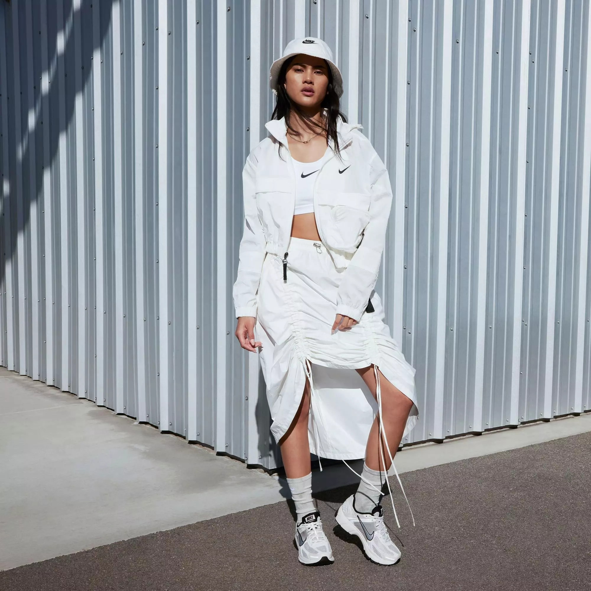 Nike Zoom Vomero 5 "Phantom/MTLC Platinum/Lt Iron Ore" Women's Shoe - OFF-WHITE