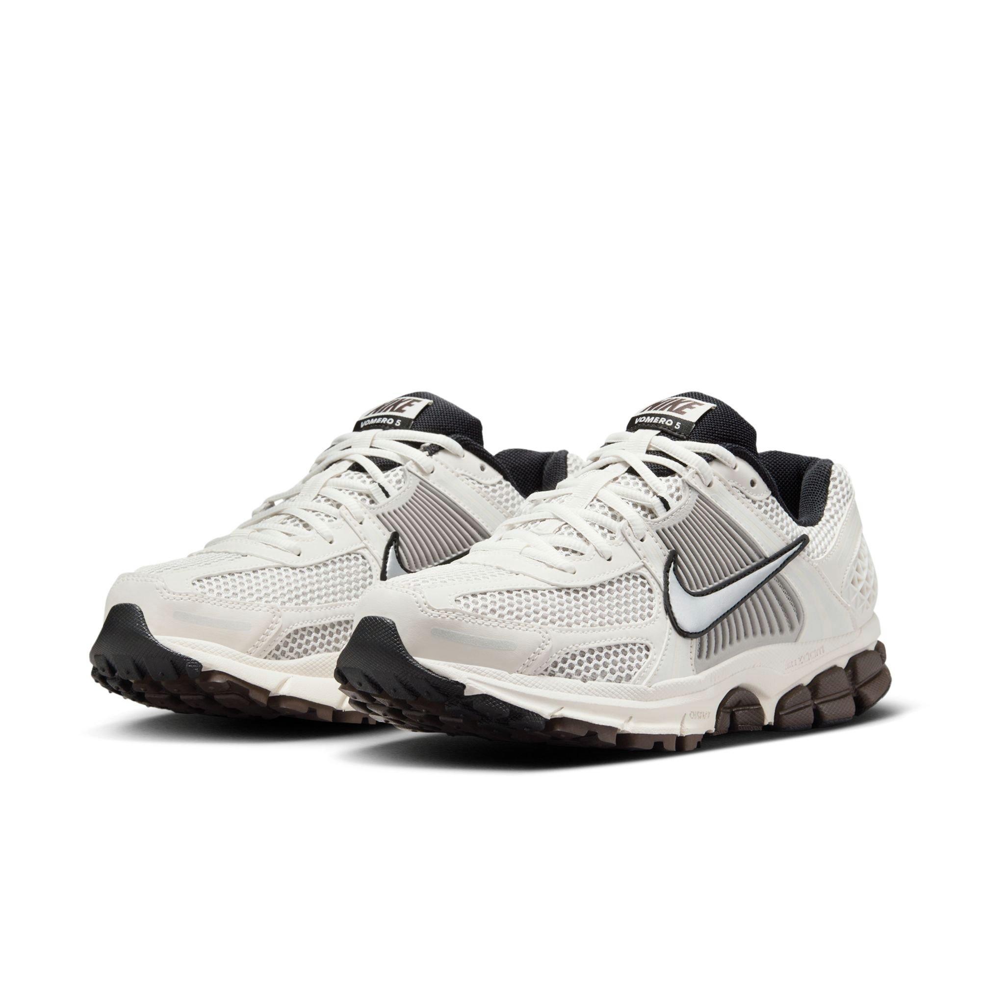 Nike Zoom Vomero 5 "Phantom/MTLC Platinum/Lt Iron Ore" Women's Shoe - OFF-WHITE Thumbnail View 5