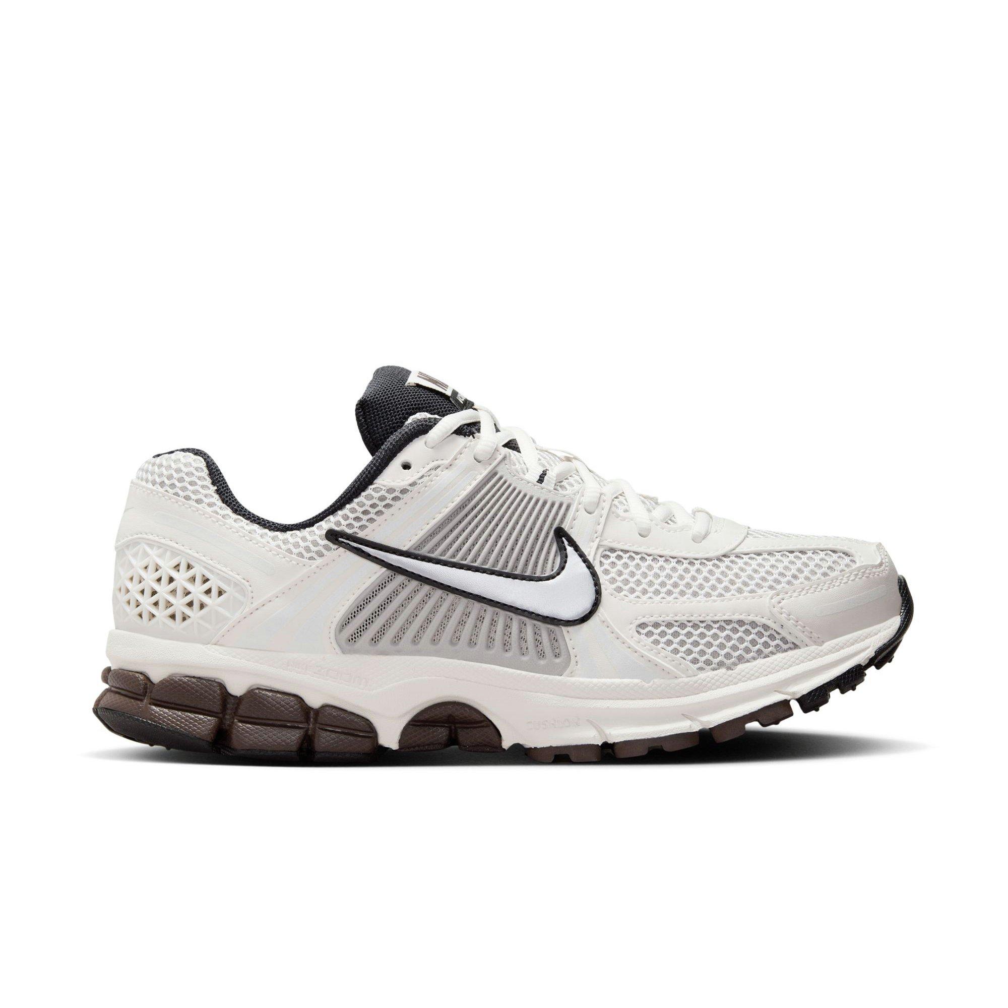 Nike Zoom Vomero 5 "Phantom/MTLC Platinum/Lt Iron Ore" Women's Shoe - OFF-WHITE Thumbnail View 1