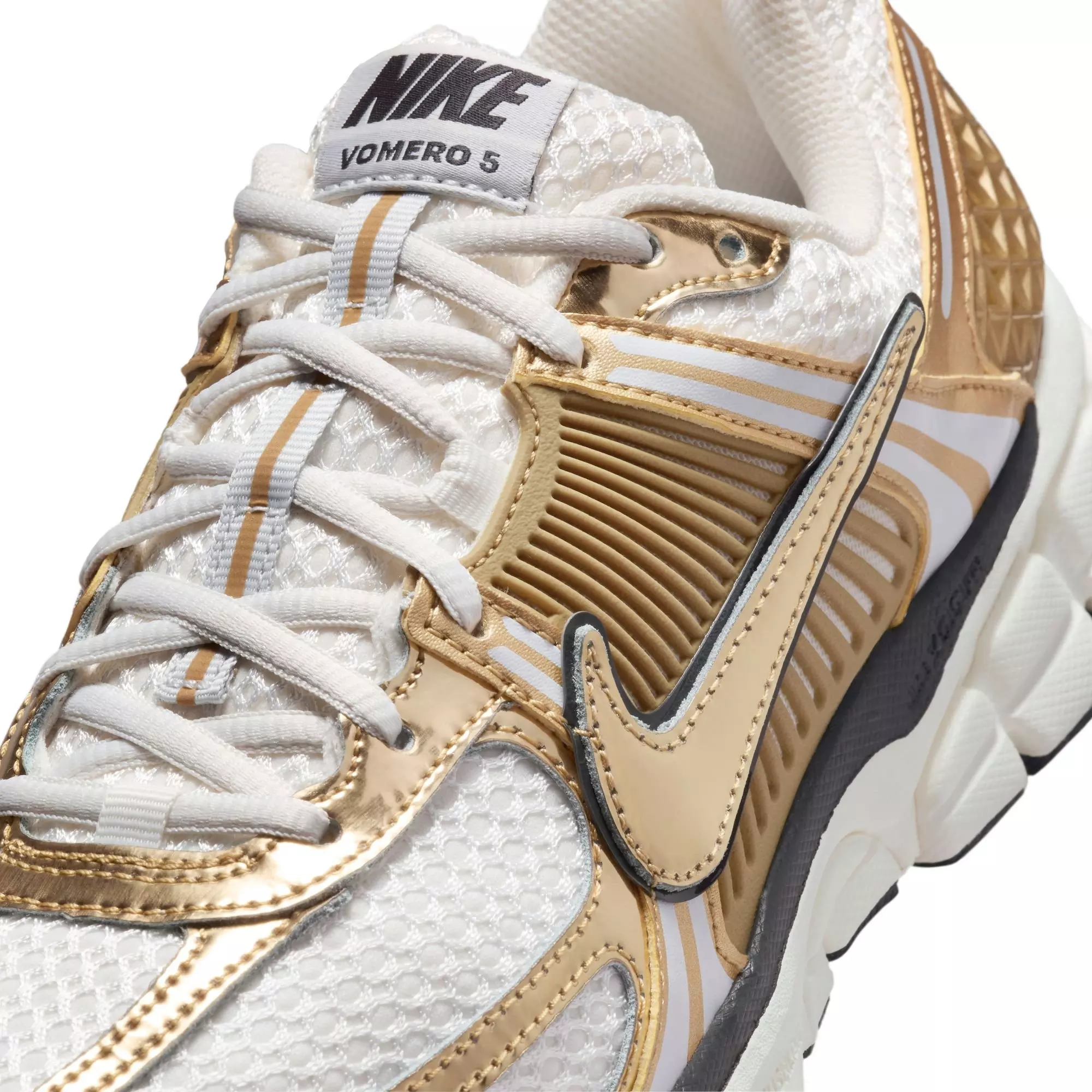 Nike Zoom Vomero 5 "Photon Dust/Metallic Gold/Gridiron/Sail" Women's Shoe - OFF-WHITE/KHAKI