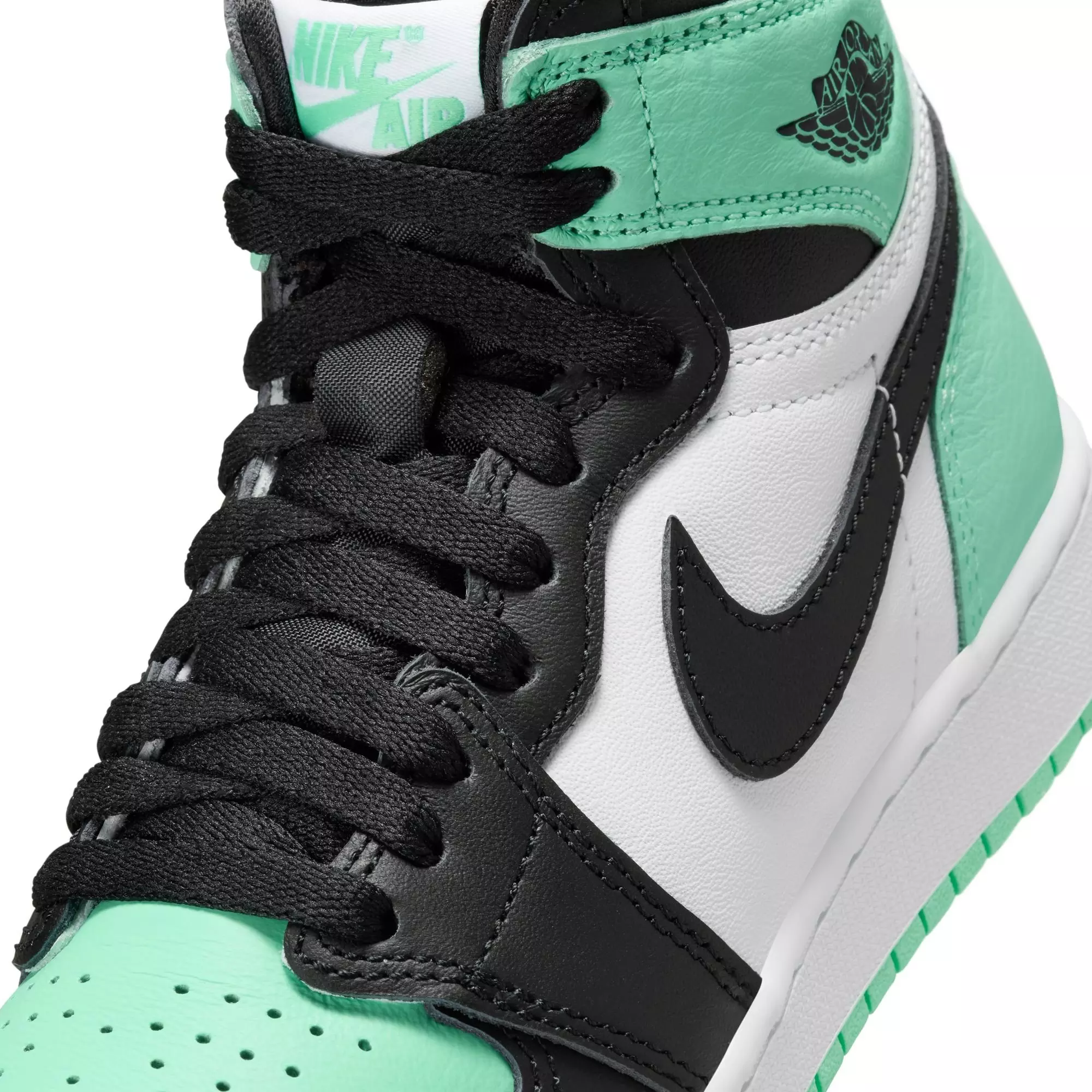 Jordan 1 Retro High OG "Green Glow" Grade School Kids' Shoe - WHITE/BLACK/GREEN GLOW