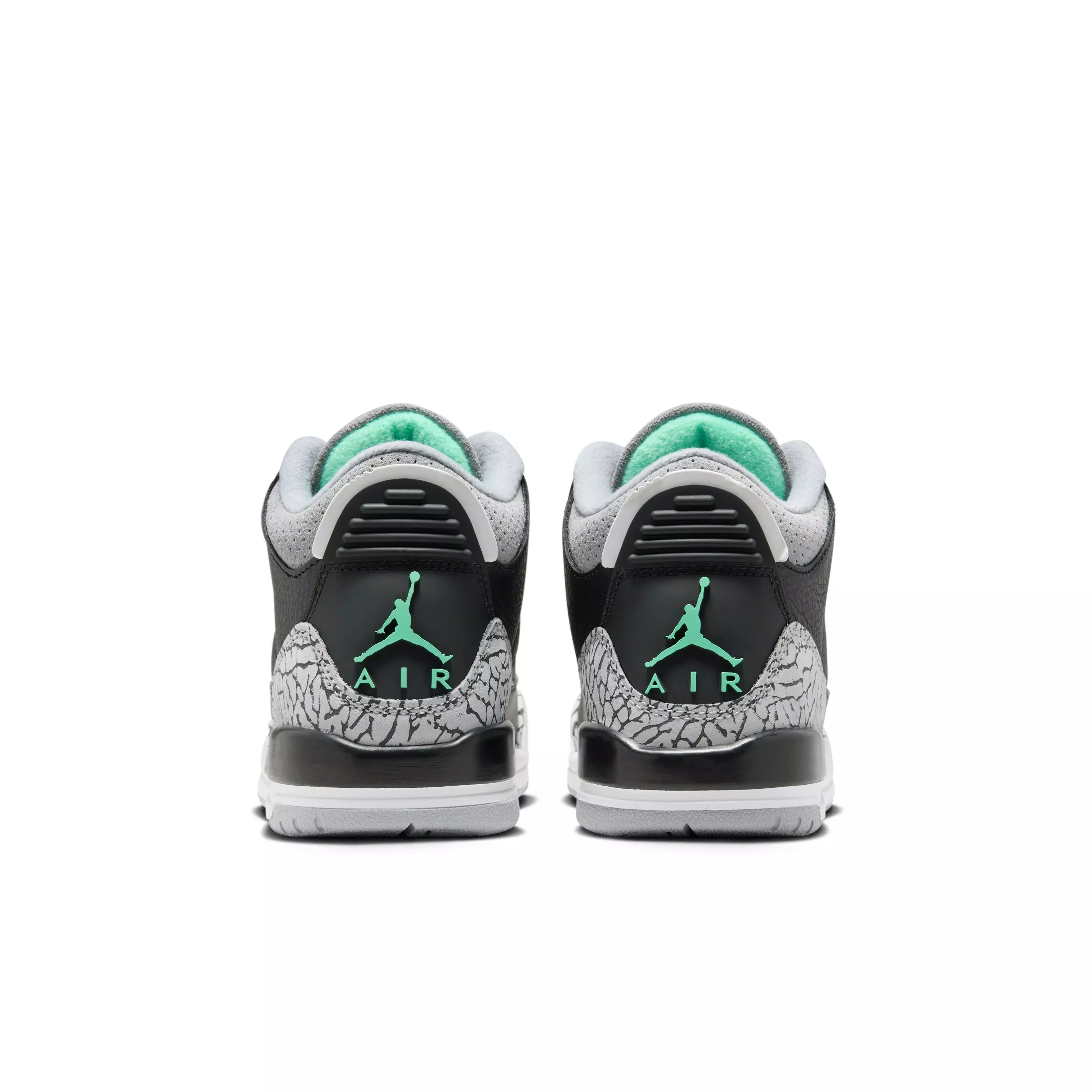 Jordan 3 Retro "Green Glow" Grade School Kids' Shoe - BLACK/GREEN GLOW/WHITE