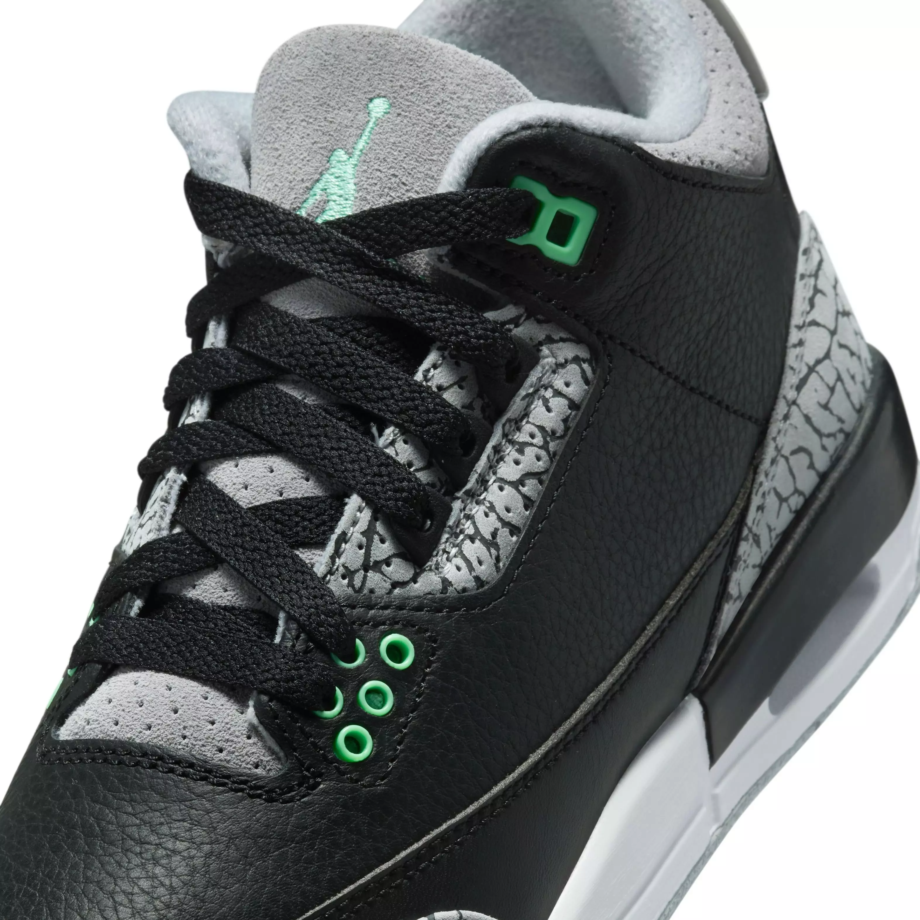 Jordan 3 Retro "Green Glow" Grade School Kids' Shoe - BLACK/GREEN GLOW/WHITE