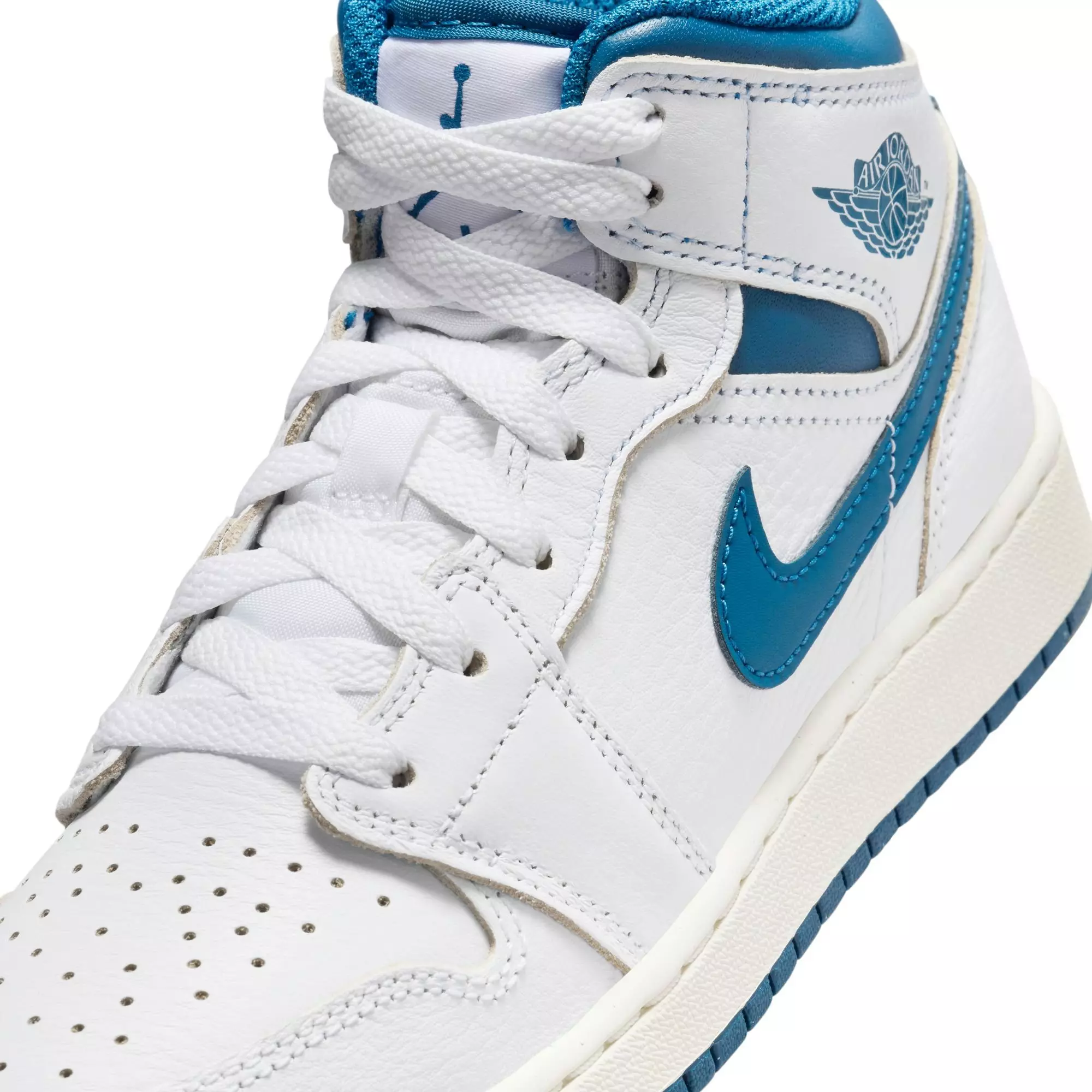 Jordan 1 Mid SE "White/Industrial Blue/Sail" Grade School Boys' Shoe - WHITE/BLUE
