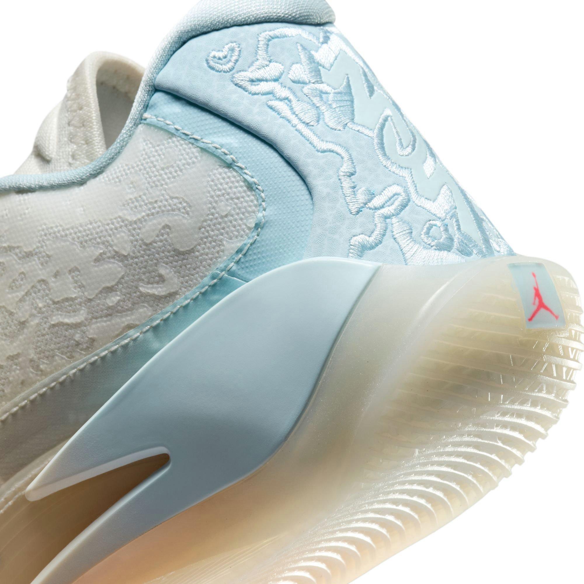 Jordan Zion 3 NRG "Rising" Grade School Kids' Basketball Shoe - BLEACHED CORAL/CRIMSON TINT/PALE IVORY Thumbnail View 5