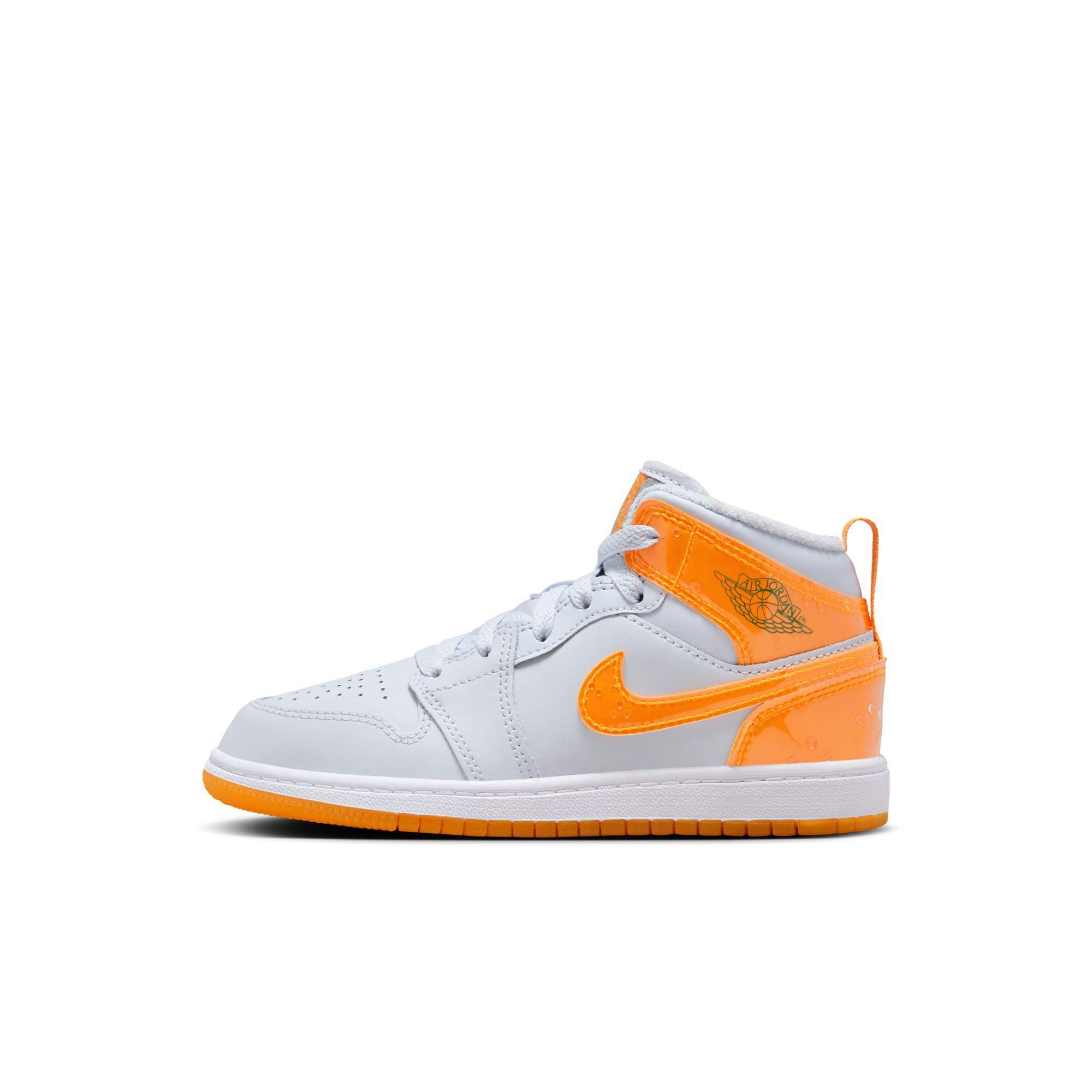 Jordan 1 Mid SE "Football Grey/Orange Peel/Pine Green" Preschool Boys' Shoe - GREY/ORANGE Thumbnail View 3