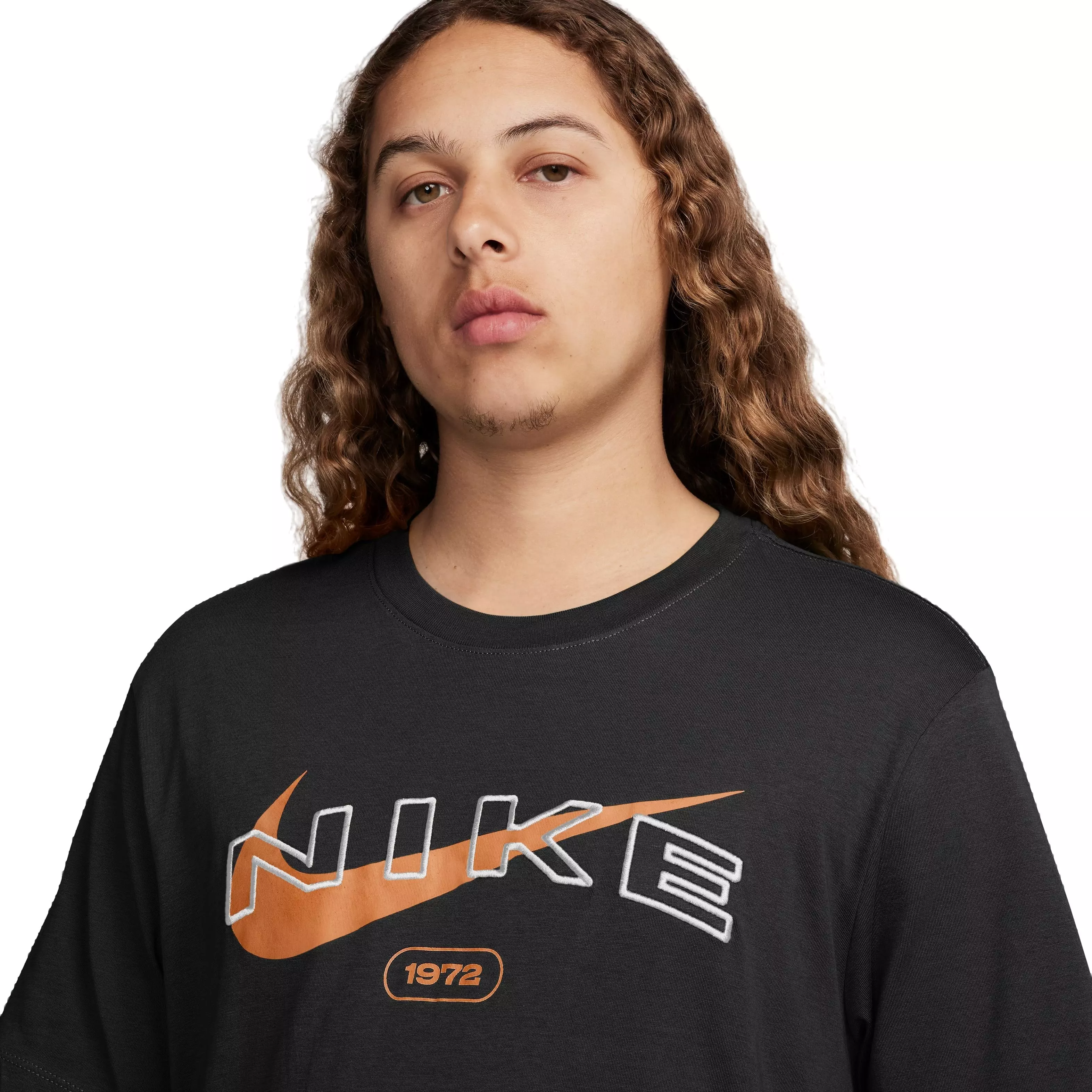 Nike Men's Sportswear Club Seasonal Tee-Black
