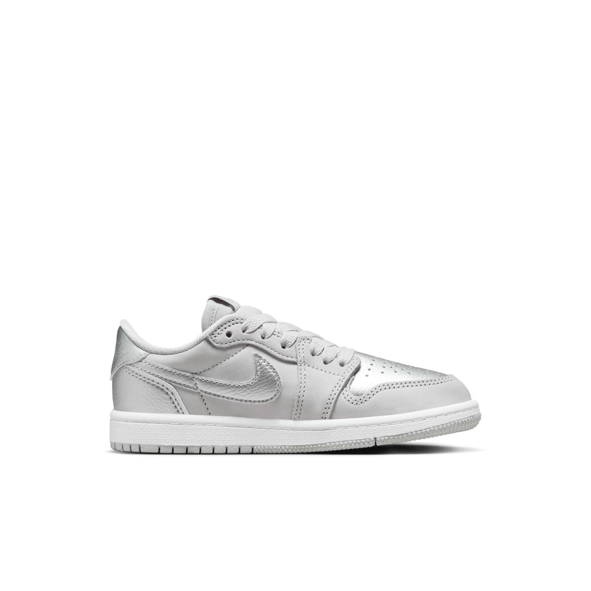 Jordan 1 Retro Low OG "Metallic Silver" Preschool Kids' Shoe - NEUTRAL GREY/METALLIC SILVER/WHITE Thumbnail View 2