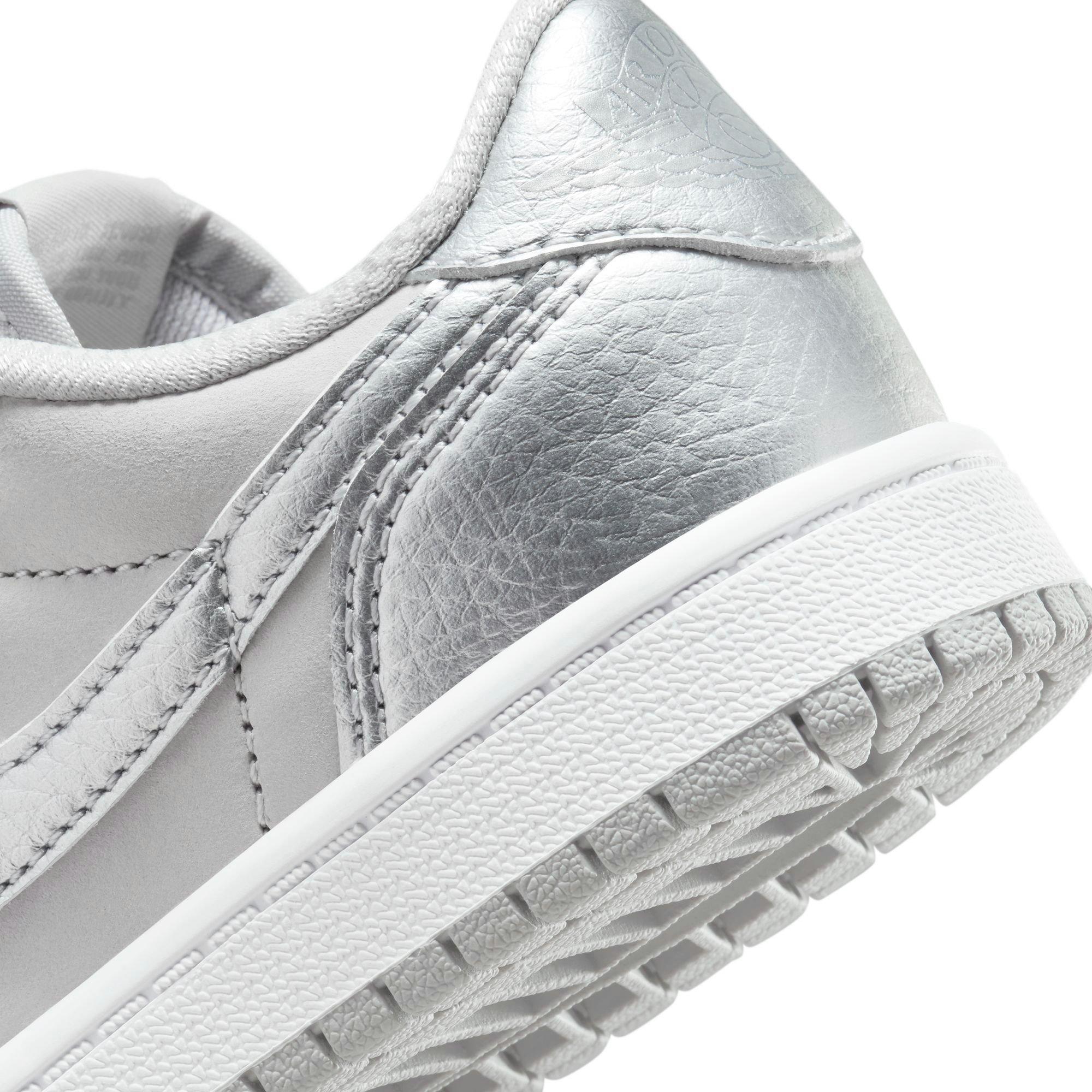 Jordan 1 Retro Low OG "Metallic Silver" Preschool Kids' Shoe - NEUTRAL GREY/METALLIC SILVER/WHITE Thumbnail View 5