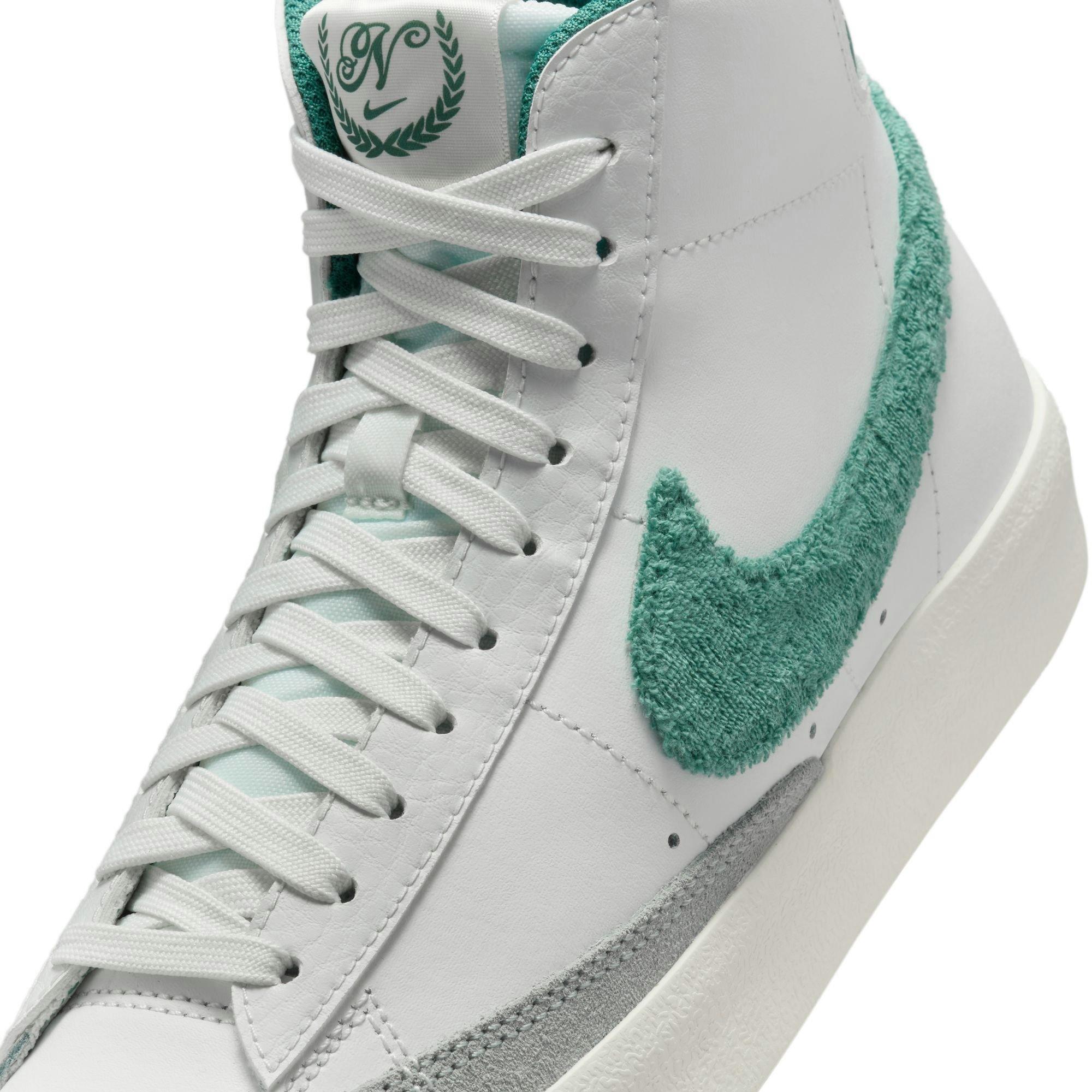 Nike Blazer Mid '77 SE Grade School Boys' Summit White/Bicoastal/Phantom Shoe