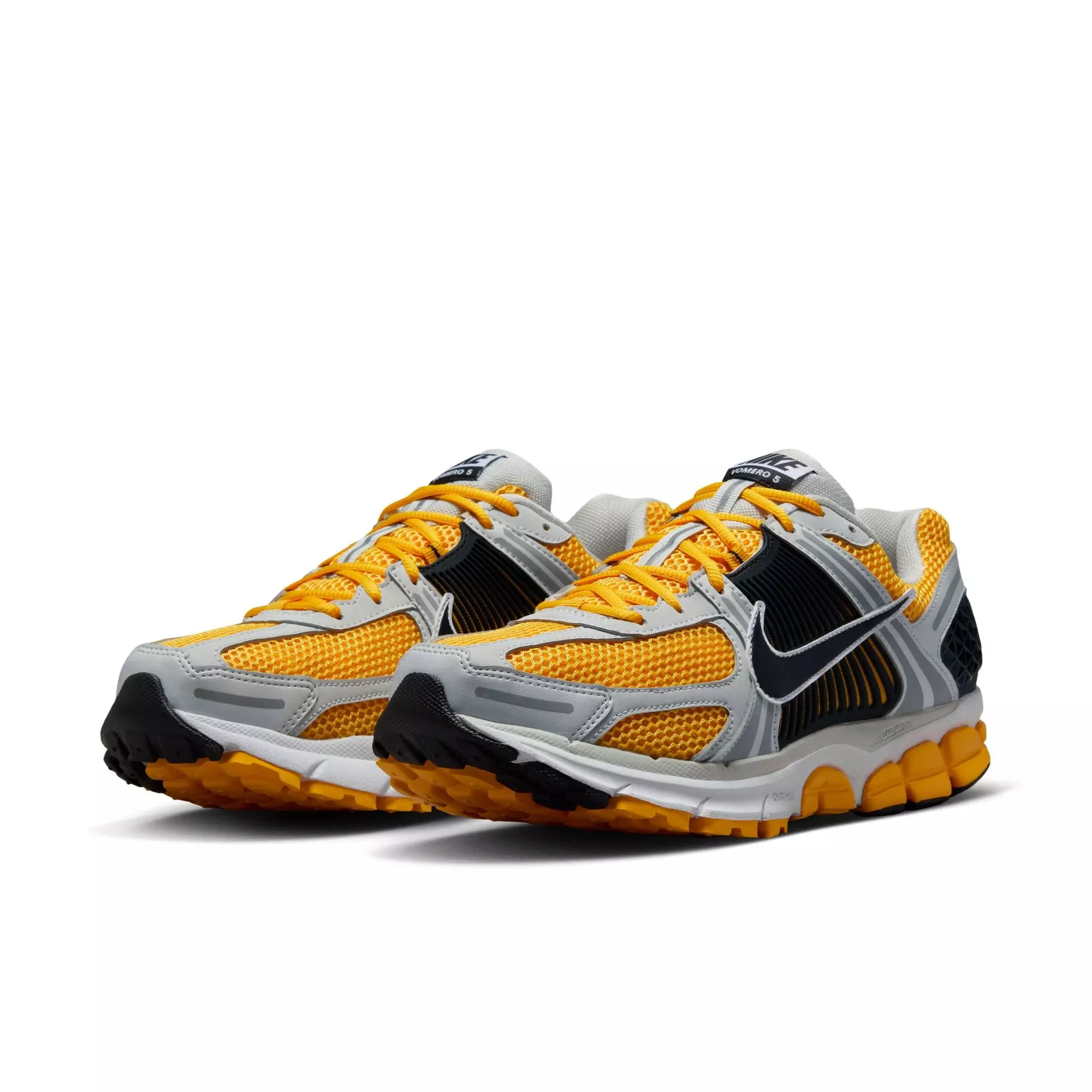 Ni​ke Zoom Vomero 5 Vomero "Photon Dust/Black/University Gold" Men's Shoe