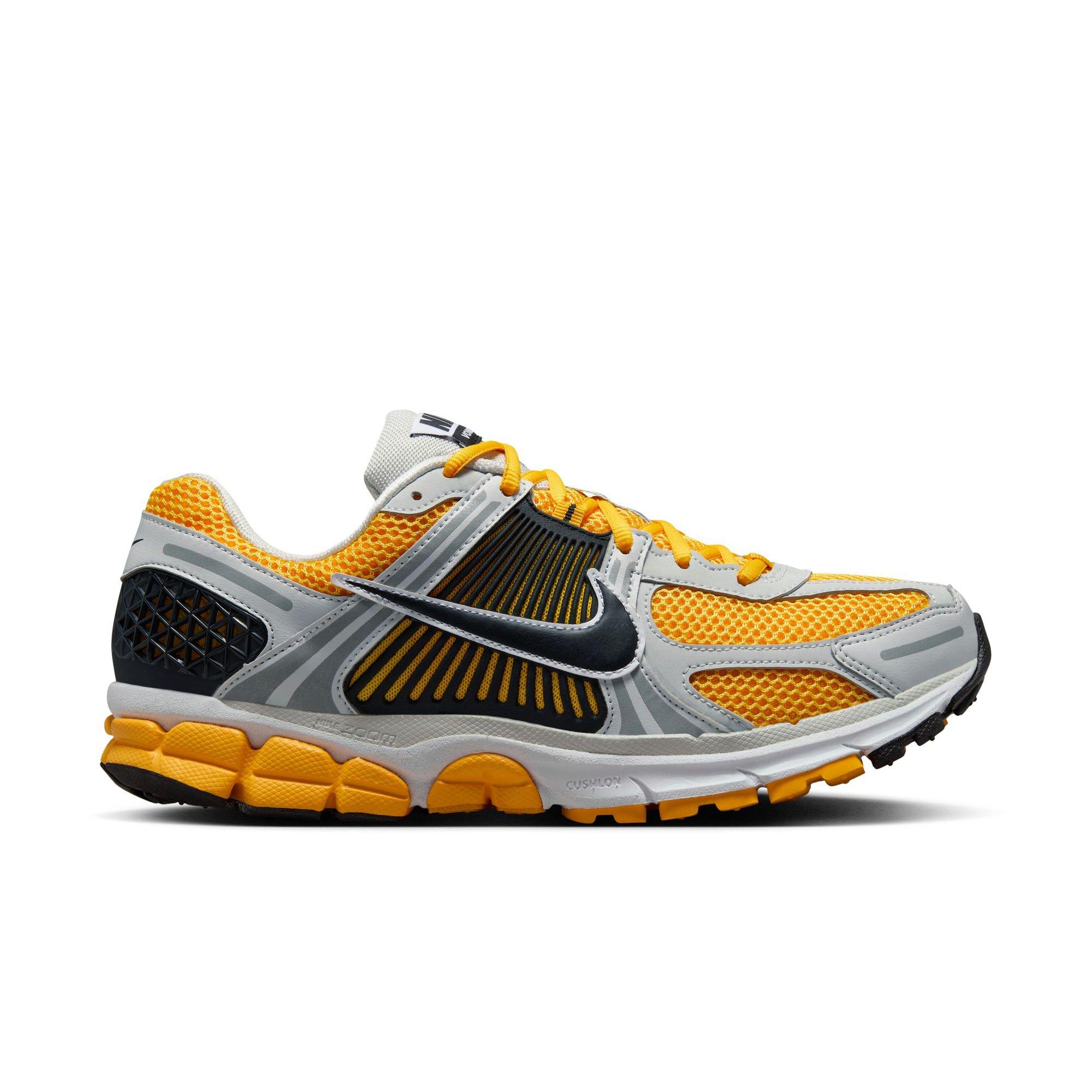 Nike Zoom Vomero 5 Men's Photon Dust/Black/University Gold Shoe