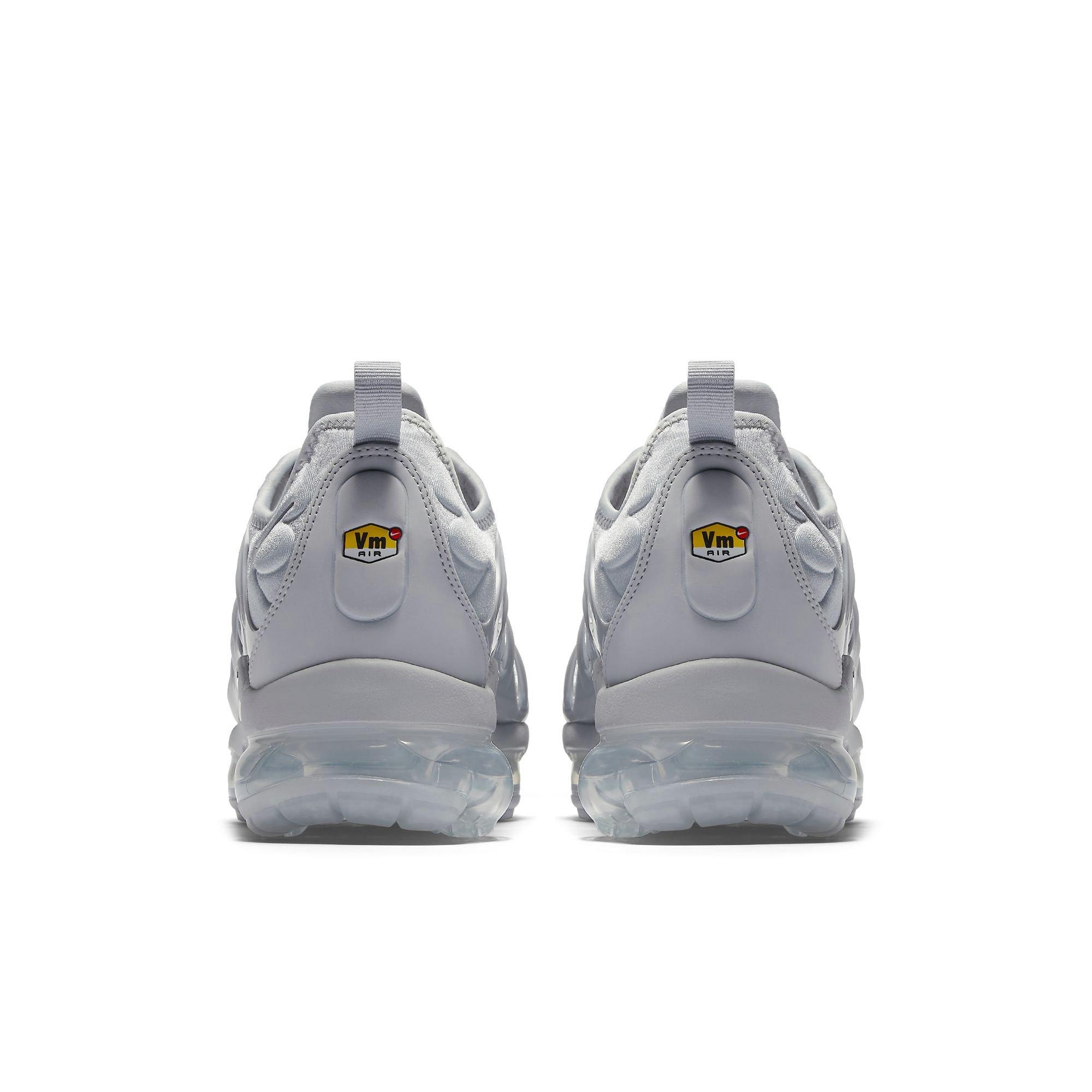Nike Air VaporMax Plus "Wolf Grey/Dark Grey/Metallic Silver" Men's Shoe - GREY Thumbnail View 5