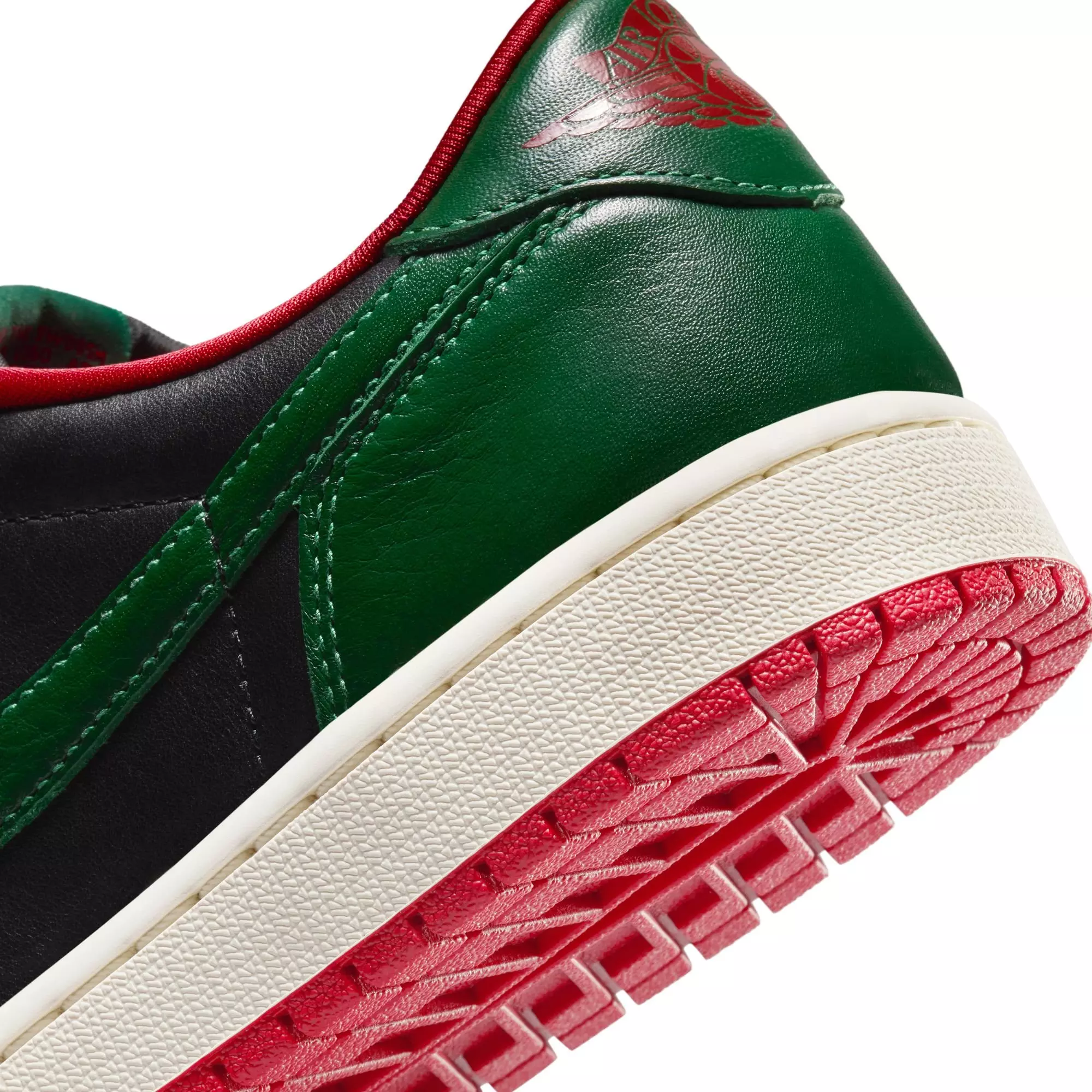 Jordan 1 Low OG "Gorge Green" Women's Shoe - BLACK/GORGE GREEN/VARSITY RED