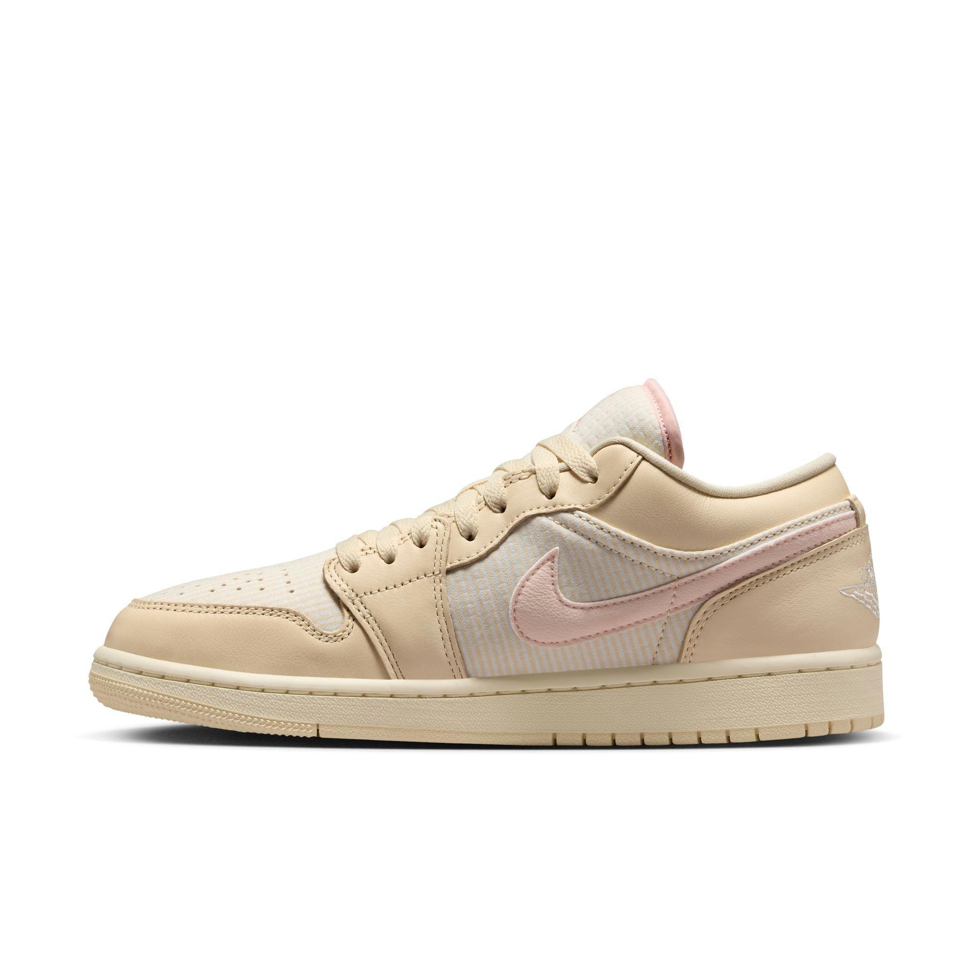 Jordan 1 Low SE Women's Muslin/Legend Pink/Sail/Coconut Milk Shoe