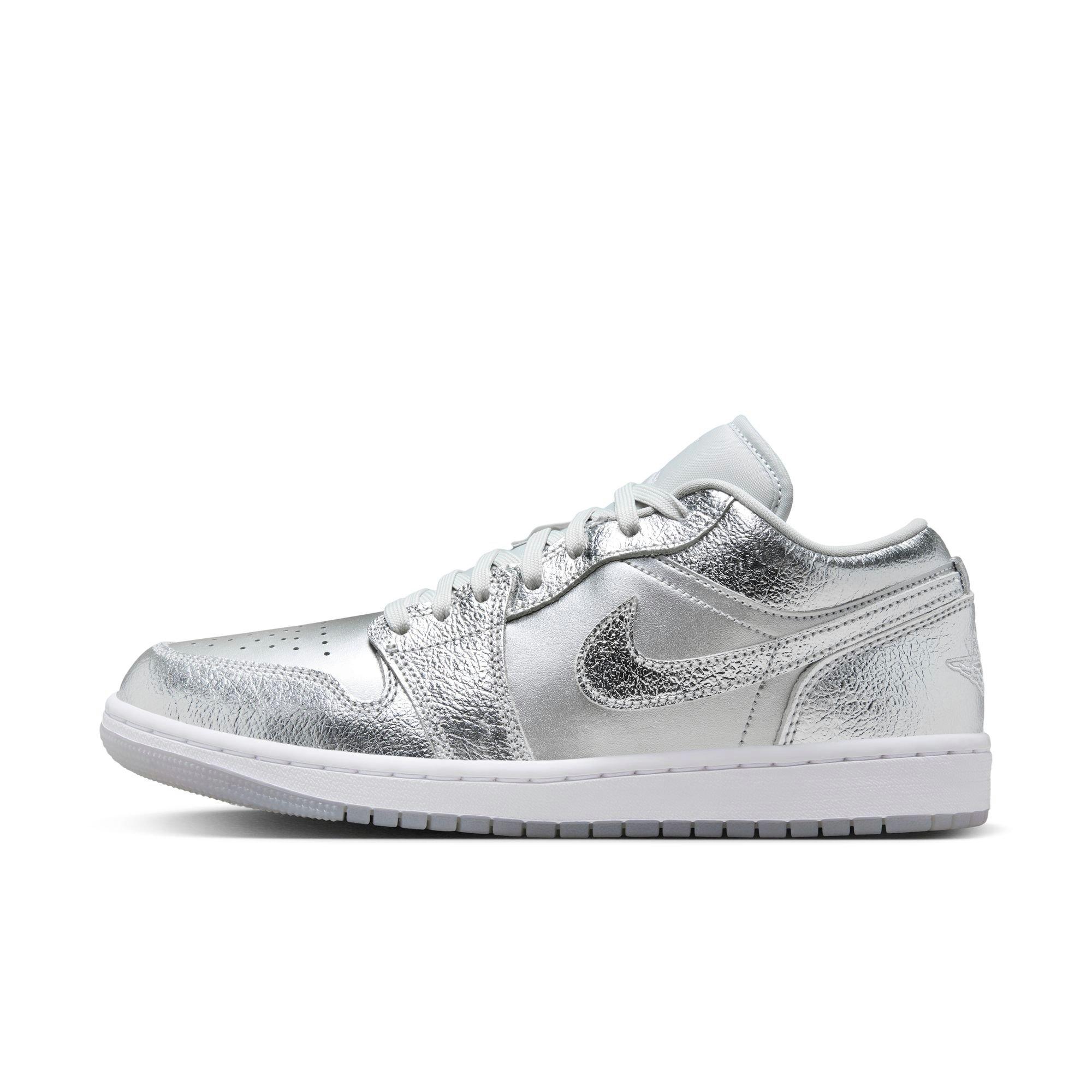 Jordan 1 Low "Metallic Silver/Photon Dust/Wolf Grey" Women's Shoe - WHITE/SILVER Thumbnail View 3