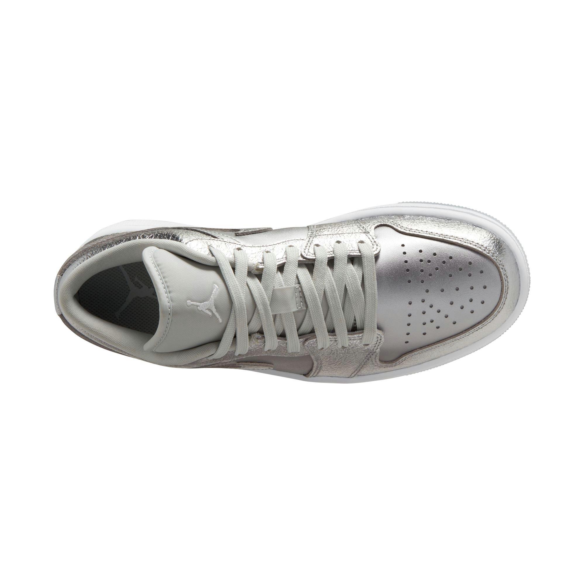 Jordan 1 Low "Metallic Silver/Photon Dust/Wolf Grey" Women's Shoe - WHITE/SILVER Thumbnail View 8