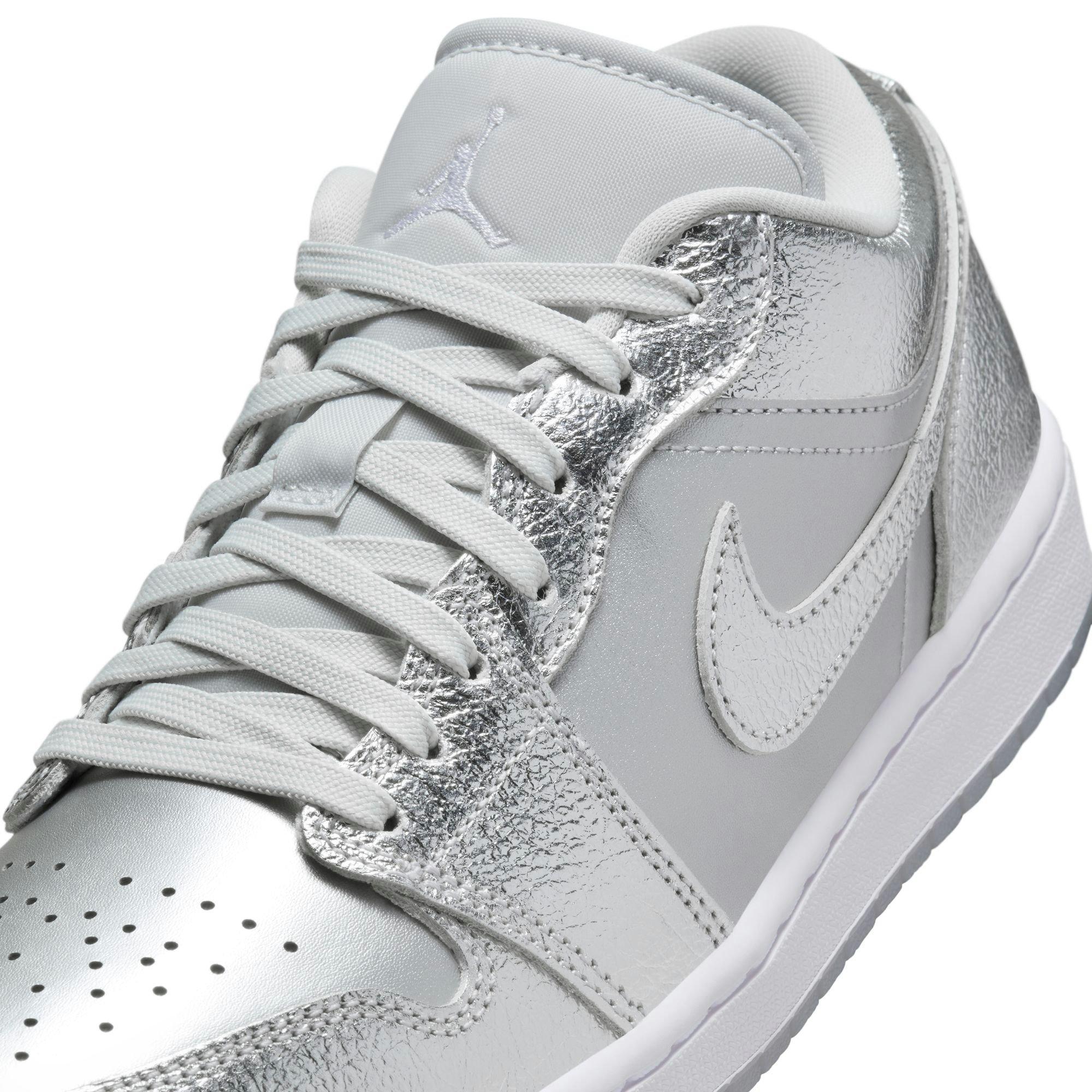 Jordan 1 Low "Metallic Silver/Photon Dust/Wolf Grey" Women's Shoe - WHITE/SILVER Thumbnail View 10