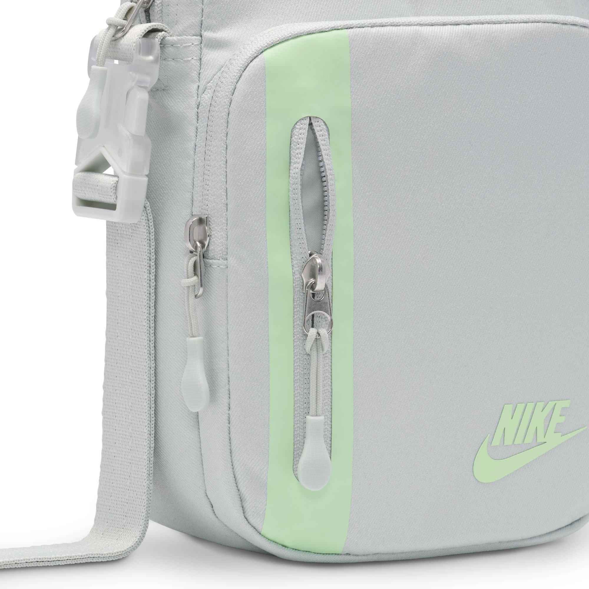 Nike Elemental Premium Crossbody Bag