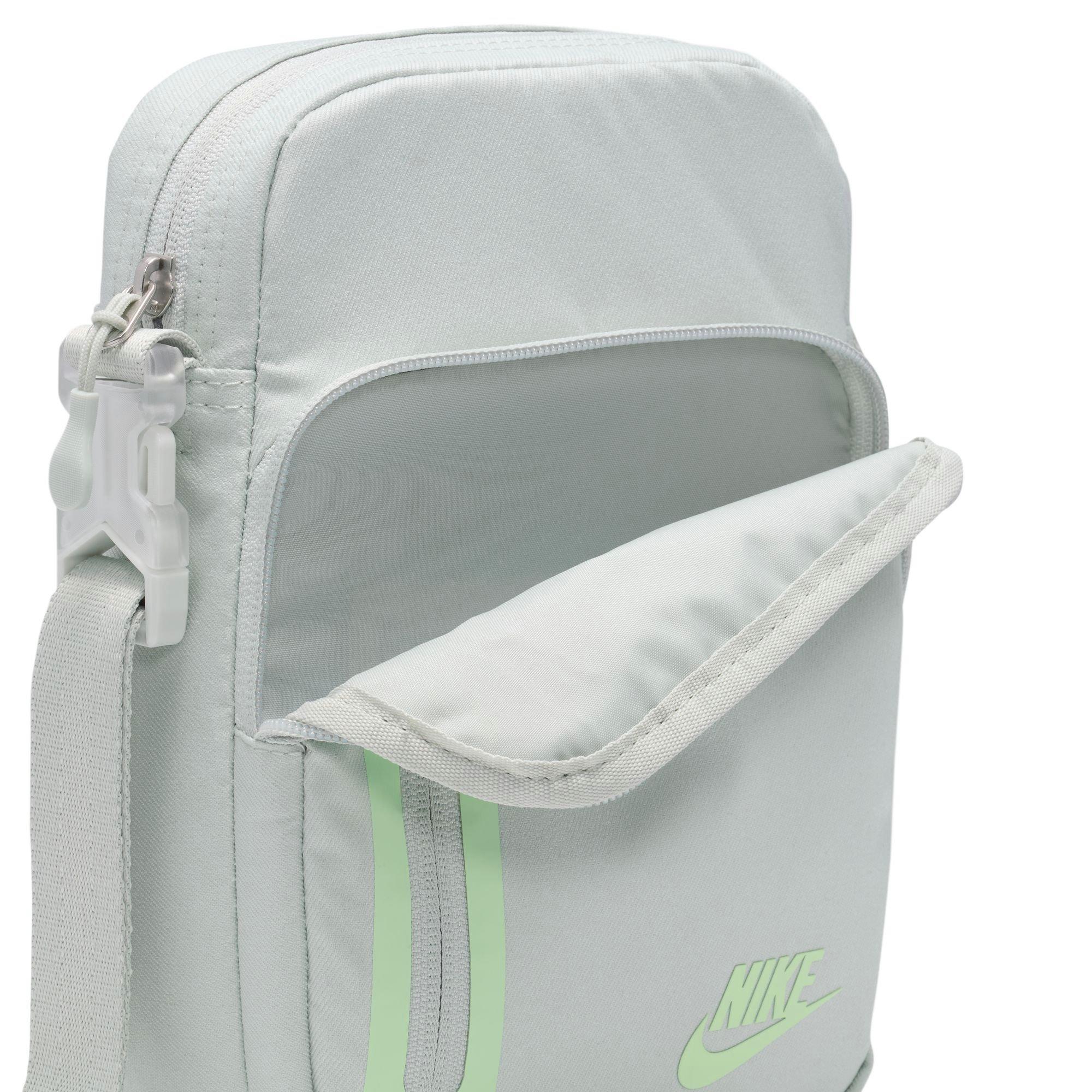 Nike Elemental Premium Crossbody Bag