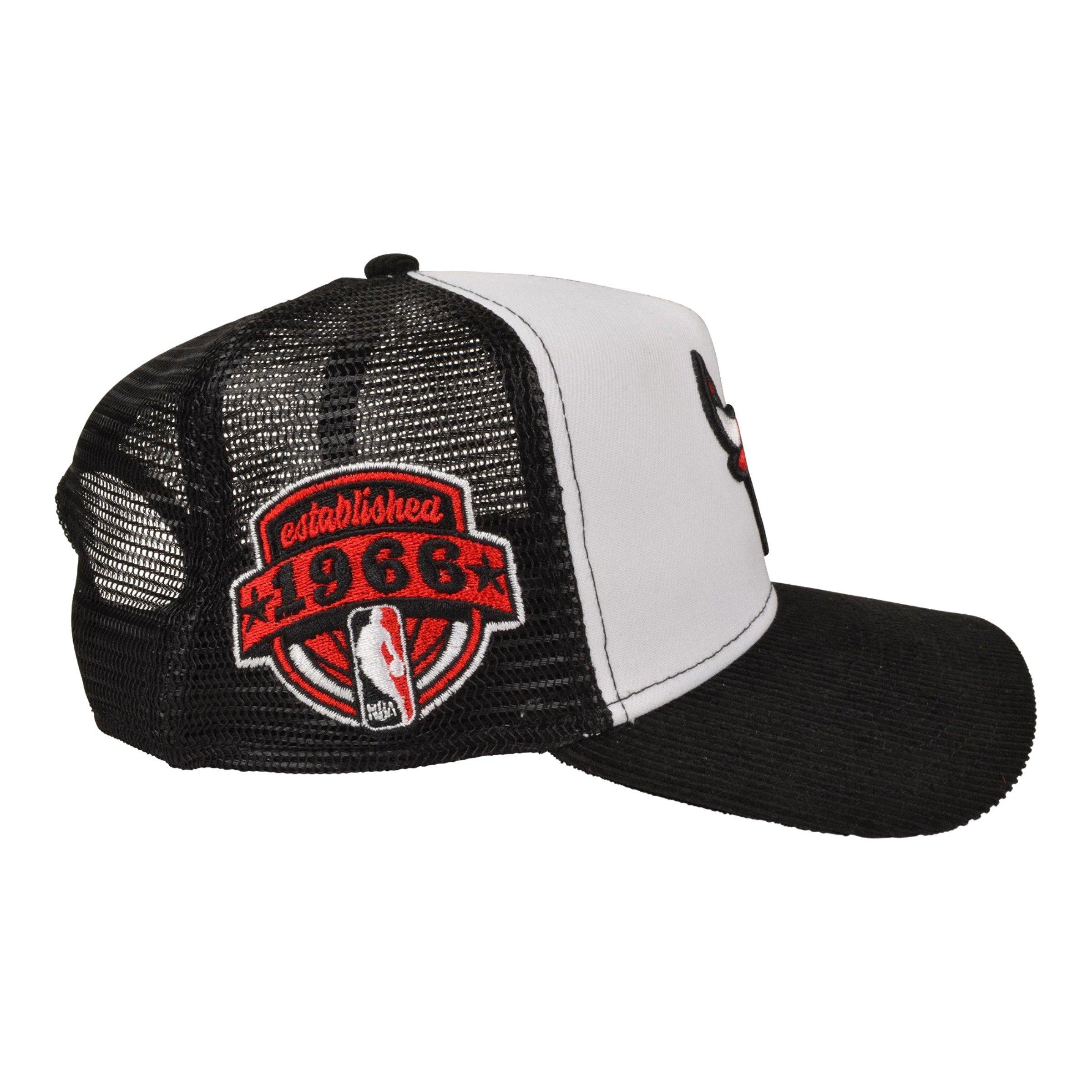 New Era Chicago Bulls 9FORTY Established '66 Mesh Snapback-Black/White
