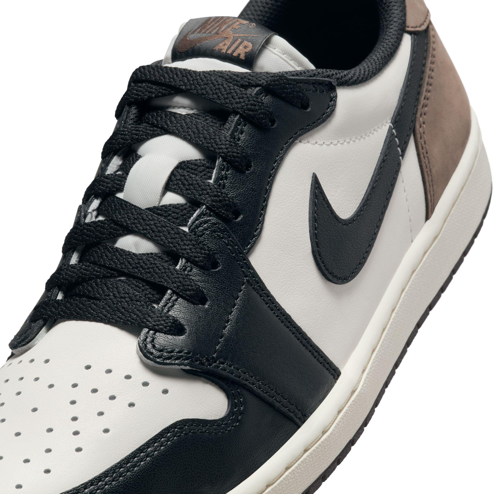 Jordan 1 Low OG "Mocha" Men's Shoe - SAIL/BLACK/DARK MOCHA Thumbnail View 4