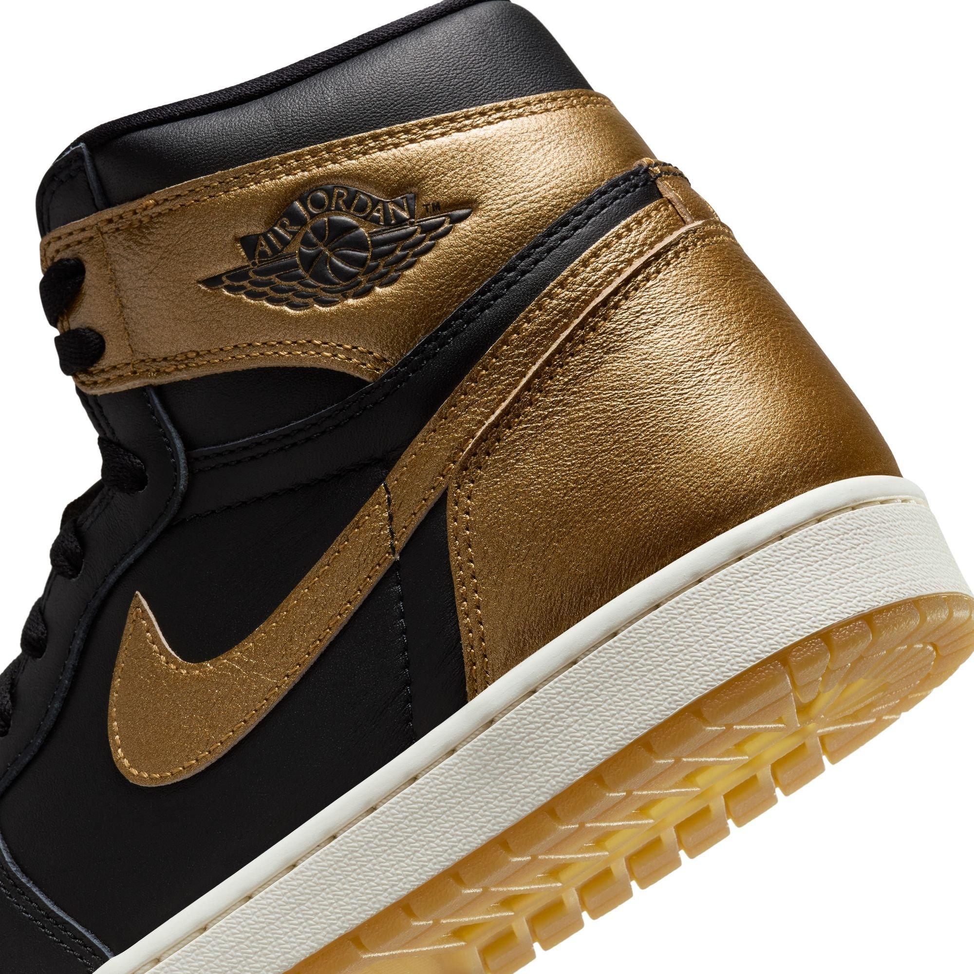 Jordan 1 Retro High OG "Black And Gold" Men's Shoe - BLACK/METALLIC GOLD/SAIL Thumbnail View 5