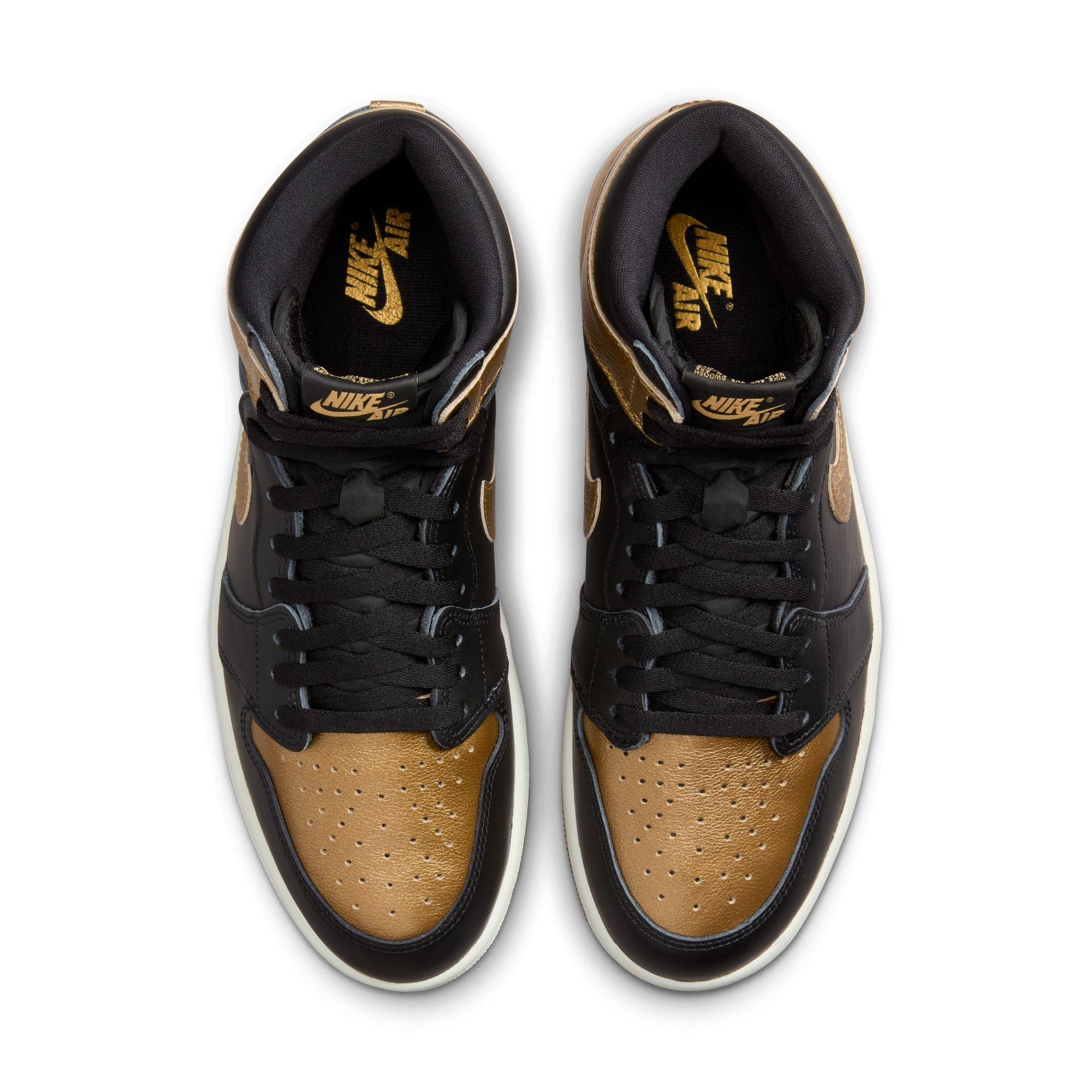 Jordan 1 Retro High OG "Black And Gold" Men's Shoe - BLACK/METALLIC GOLD/SAIL Thumbnail View 11