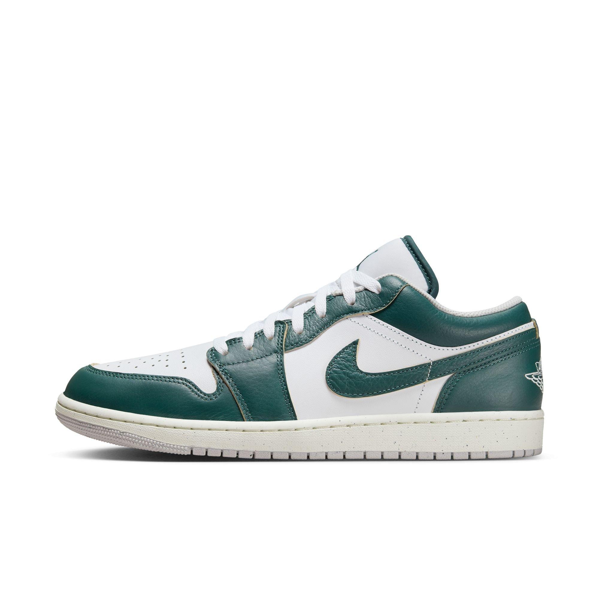 Jordan 1 Low SE "Oxidized Green" Men's Shoe - OXIDIZED GREEN/WHITE/SAIL Thumbnail View 3