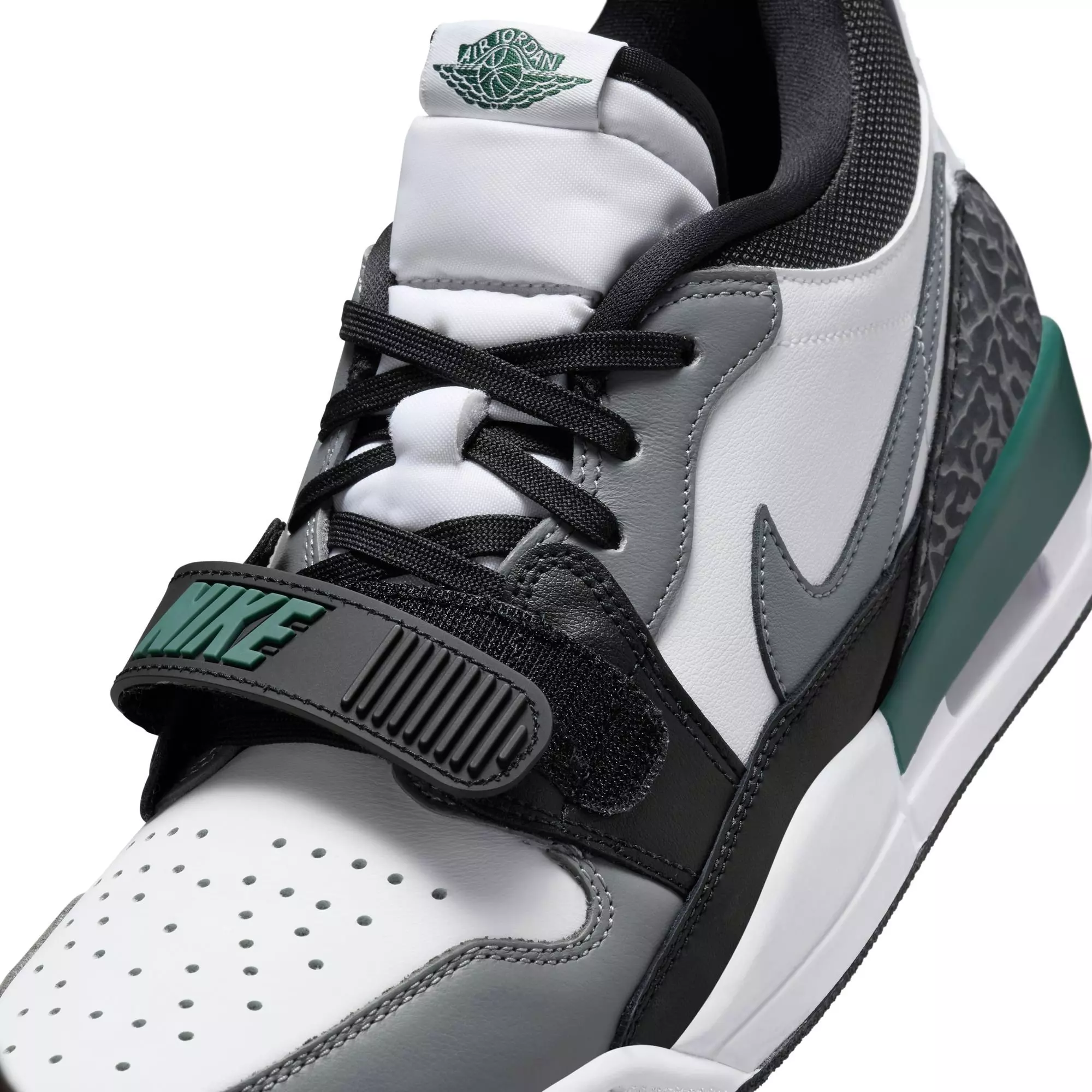 Jordan Legacy 312 Low "Oxidized Green" Men's Shoe - WHITE/OXIDIZED GREEN/BLACK