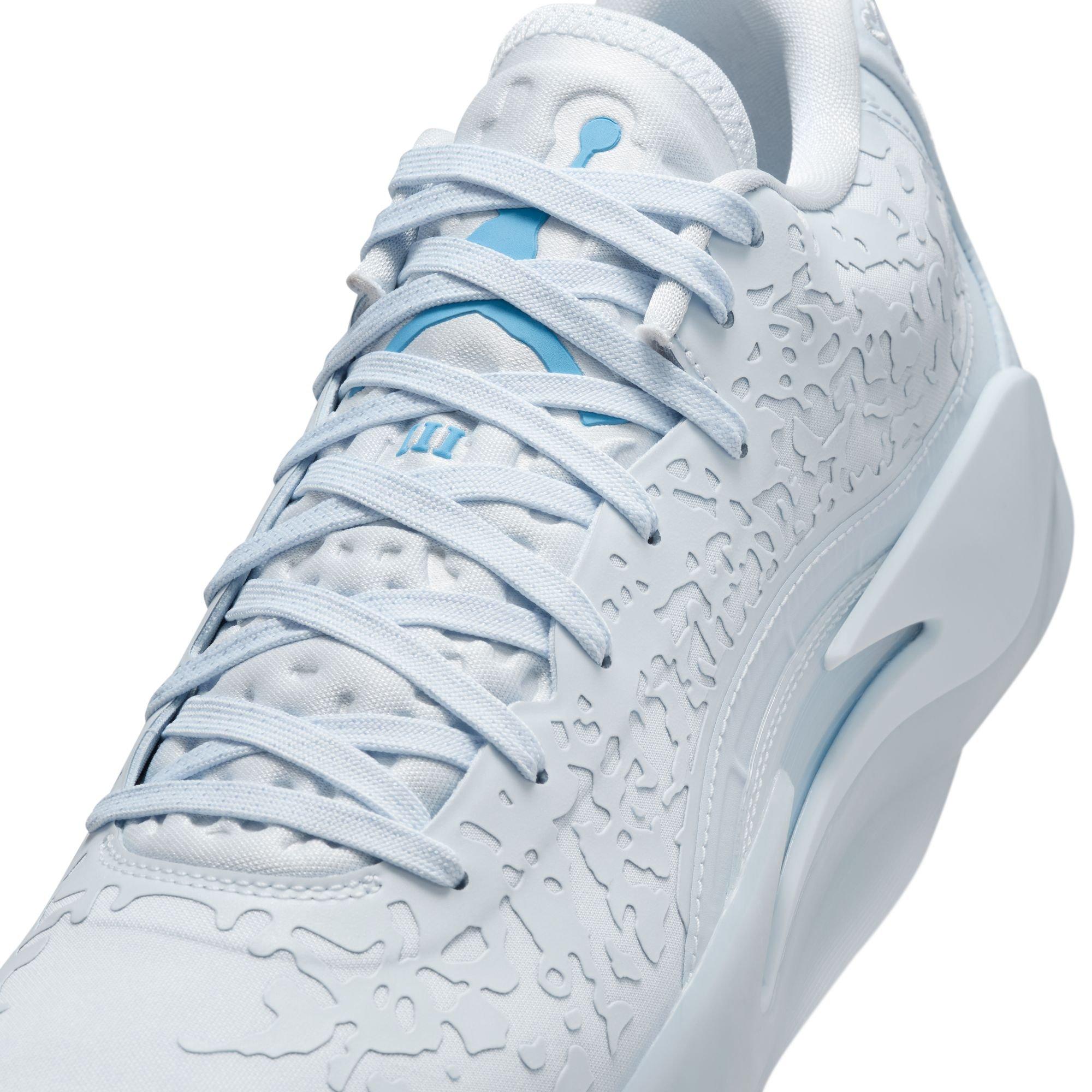 Jordan Zion 3 "Carolina" Men's Basketball Shoe - HALF BLUE/UNIVERSITY BLUE Thumbnail View 4