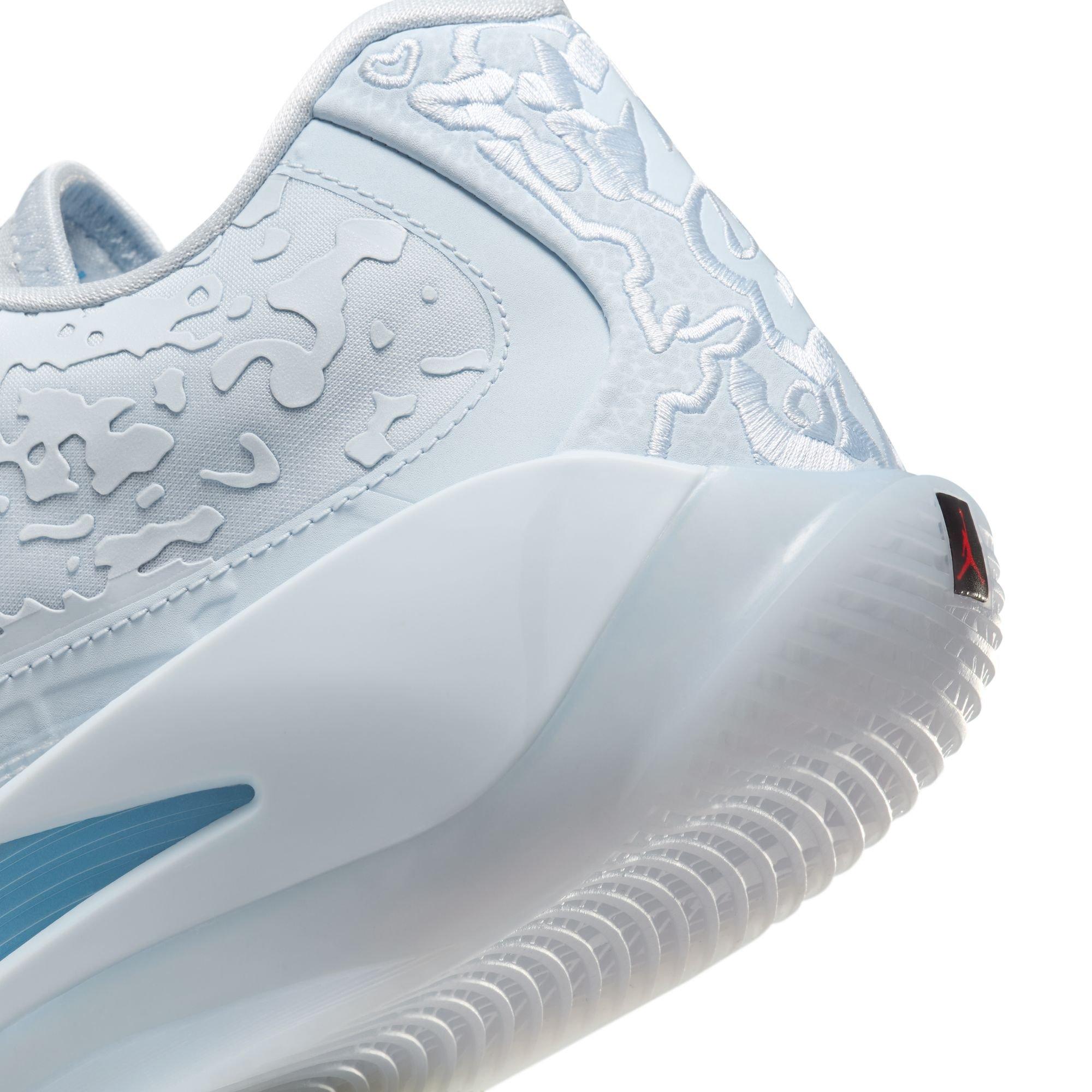 Jordan Zion 3 "Carolina" Men's Basketball Shoe - HALF BLUE/UNIVERSITY BLUE Thumbnail View 5