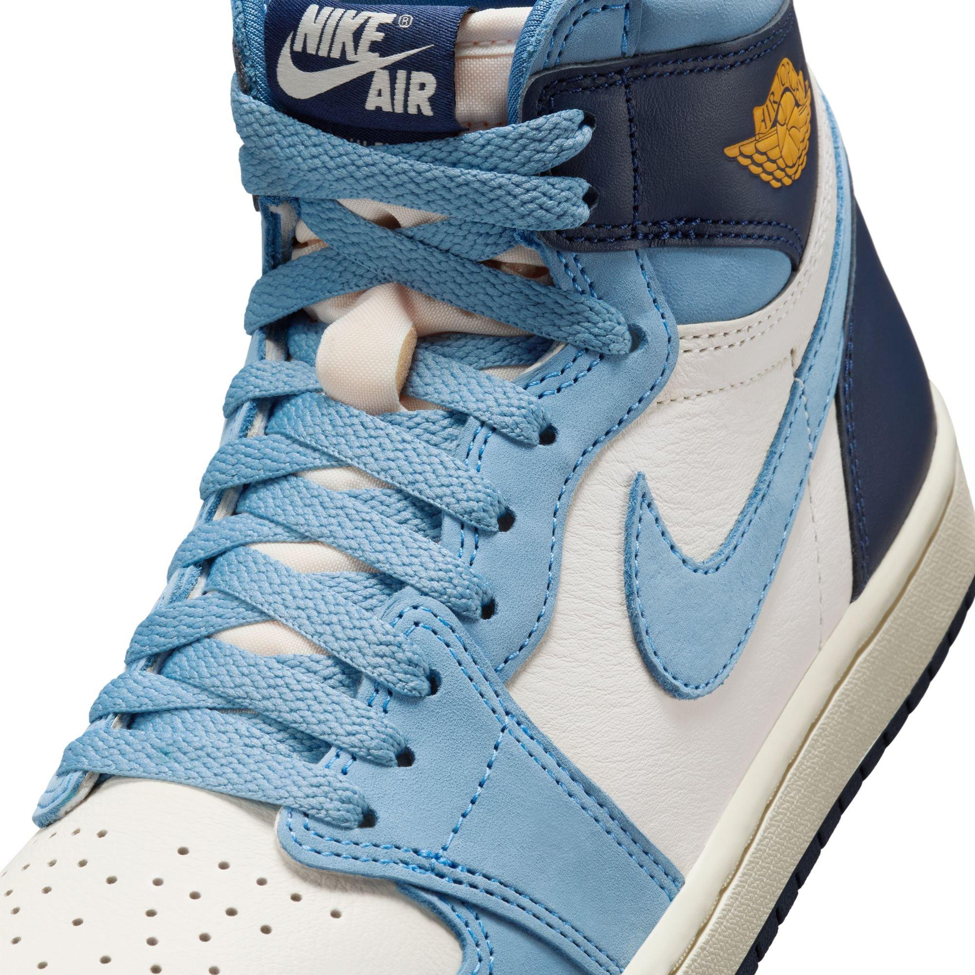 Jordan 1 Retro High OG "First in Flight" Women's Shoe - UNIVERSITY BLUE/UNIVERSITY GOLD/SAIL Thumbnail View 4