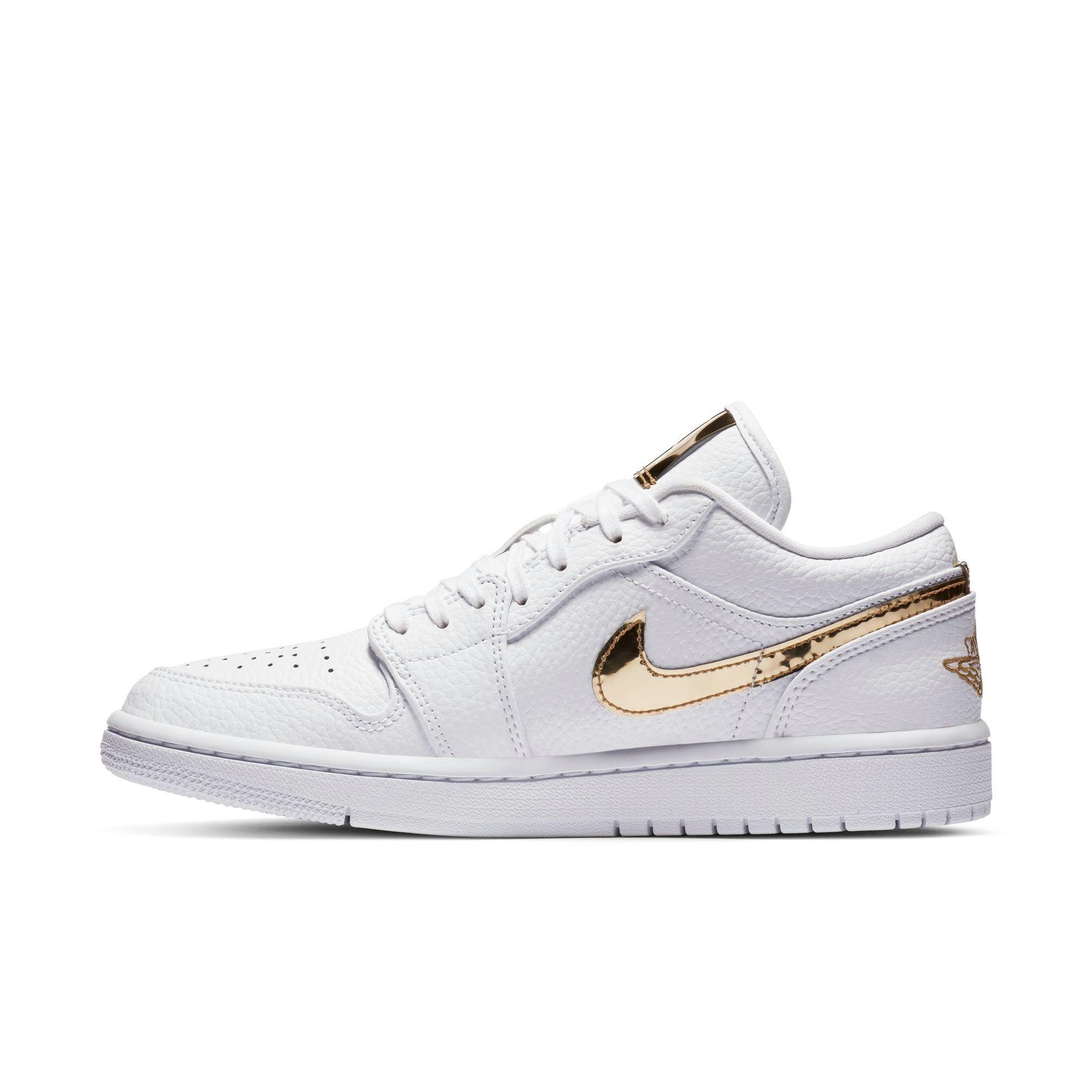 Jordan 1 Low SE "White/Metallic Gold/White" Women's Shoe - WHITE/GOLD Thumbnail View 4