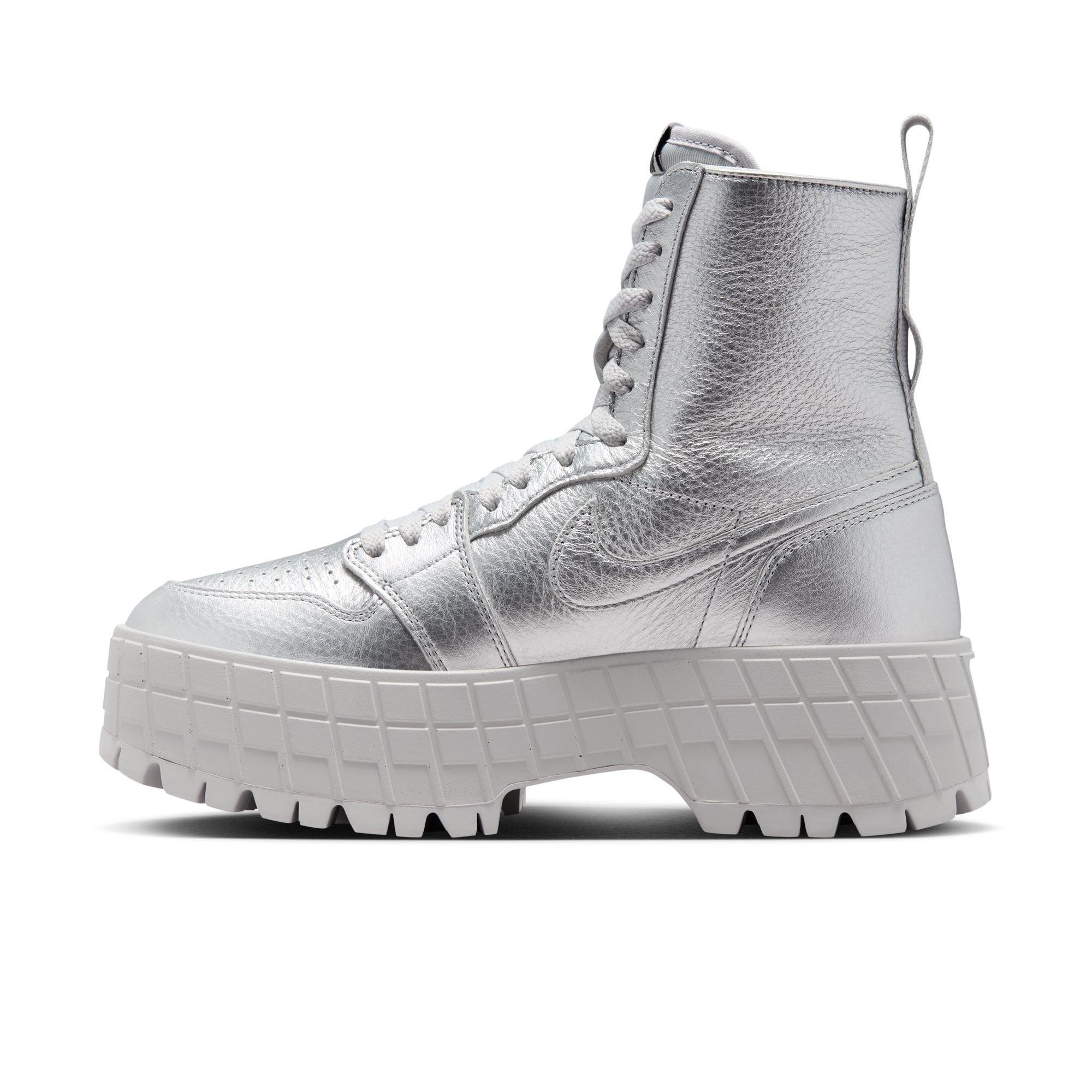 Jordan 1 Brooklyn "Metallic Silver" Women's Boot - METALLIC SILVER/NEUTRAL GREY Thumbnail View 2