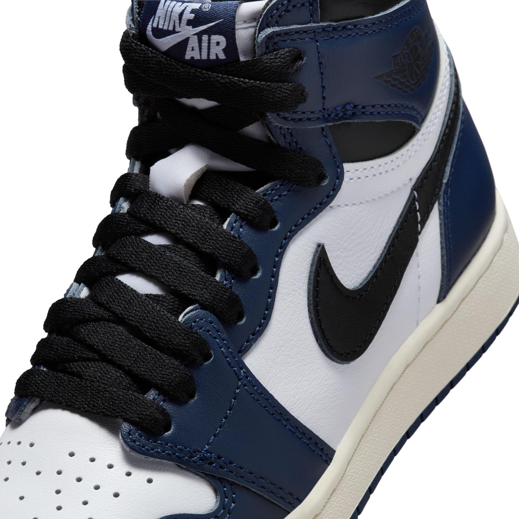 Jordan 1 Retro High OG "Midnight Navy" Grade School Kids' Shoe​