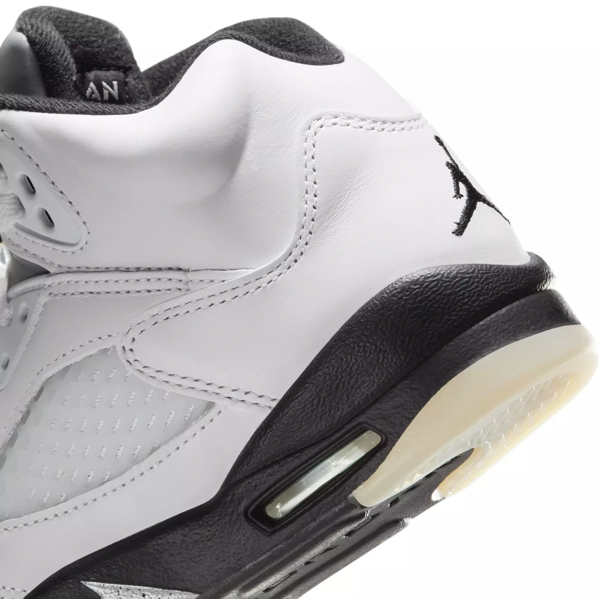 Jordan 5 Retro "White and Black" Grade School Kids' Shoe - WHITE/BLACK/METALLIC SILVER