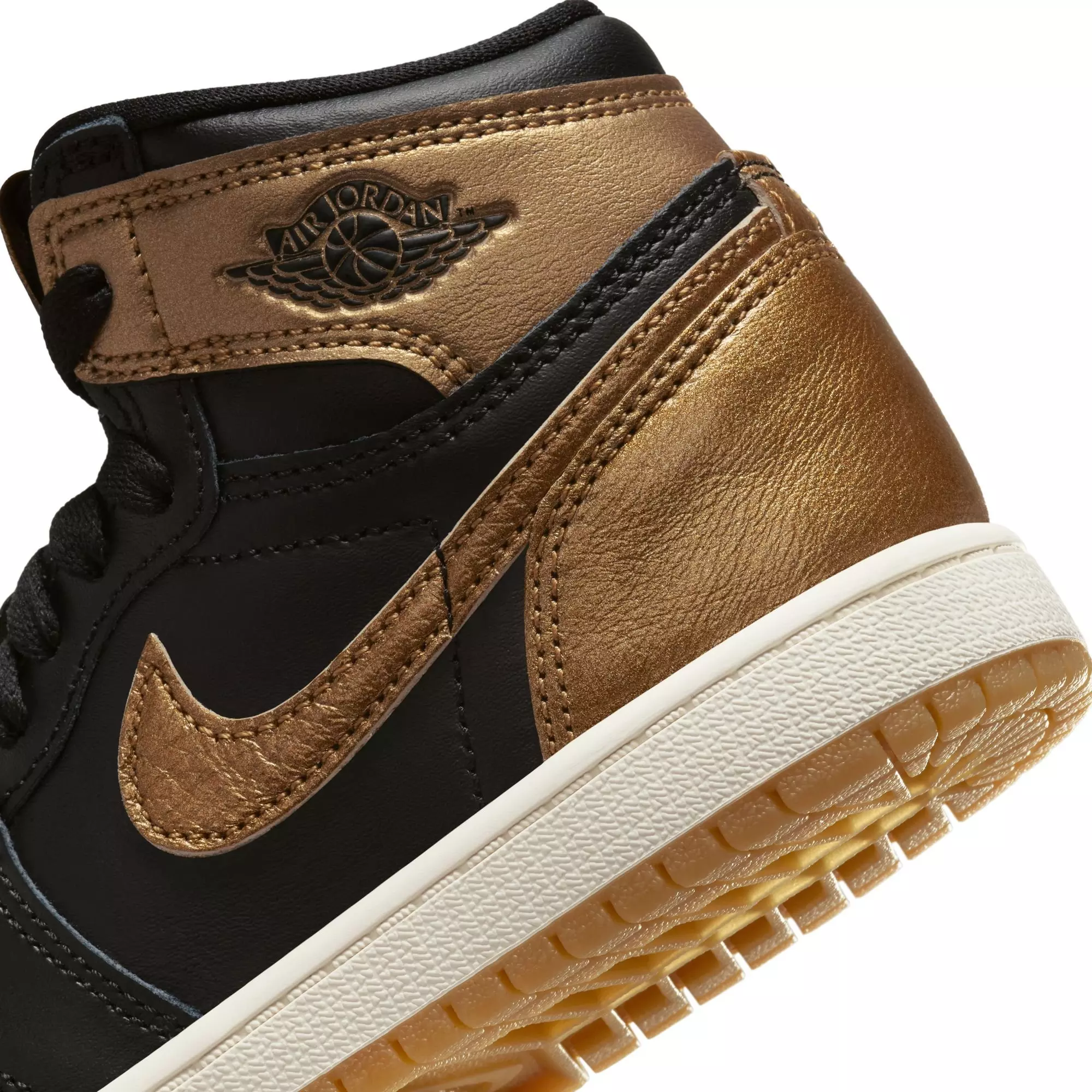 Jordan 1 Retro High OG "Black And Gold" Preschool Kids' Shoe - BLACK/METALLIC GOLD/SAIL