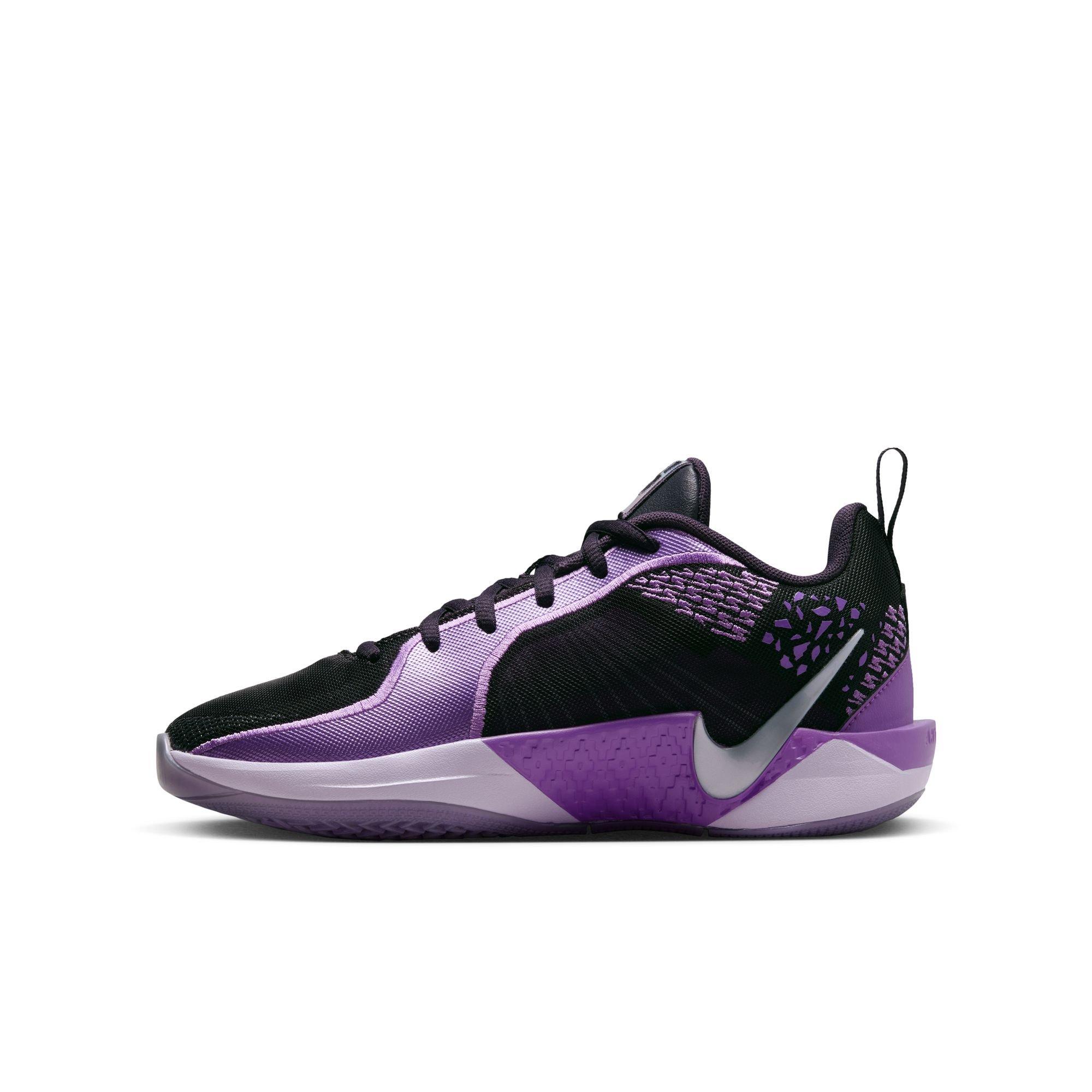 Nike Sabrina 2 "Court Vision" Grade School Kids' Basketball Shoe - CAVE PURPLE/WHITE/BLACK RASPBERRY Thumbnail View 8