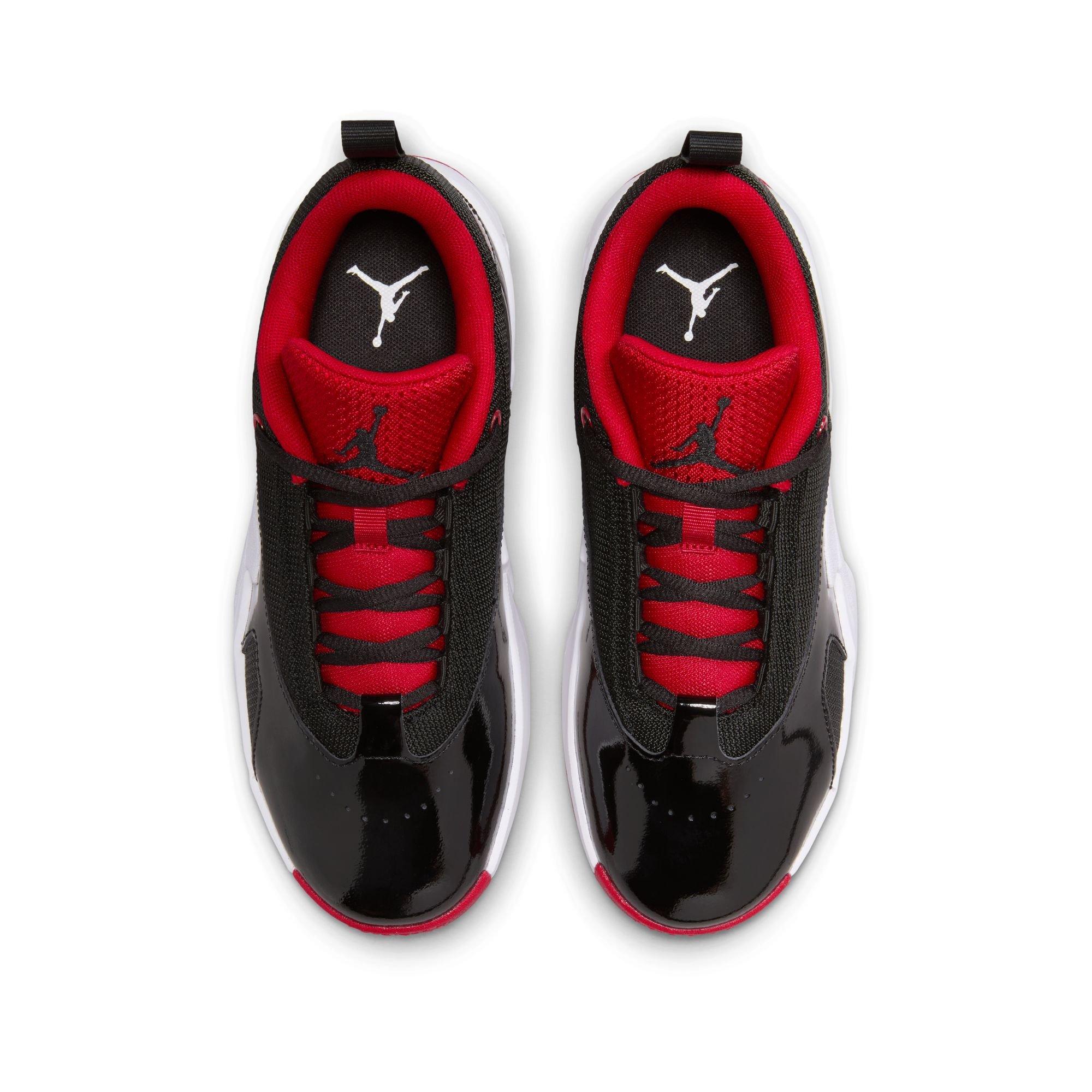 Jordan Max Aura 6 Grade School Boys' "Black/Gym Red/White" Shoe