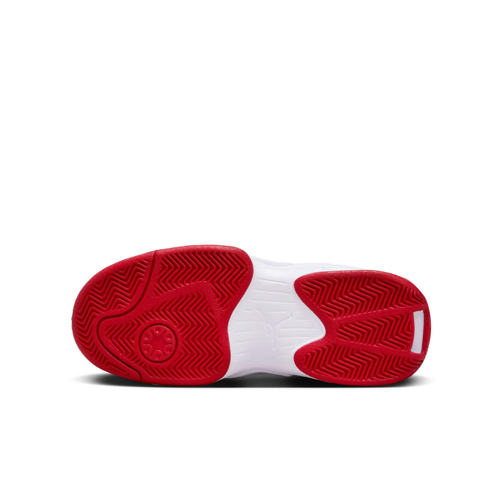 Jordan Max Aura 6 Grade School Boys' "Black/Gym Red/White" Shoe