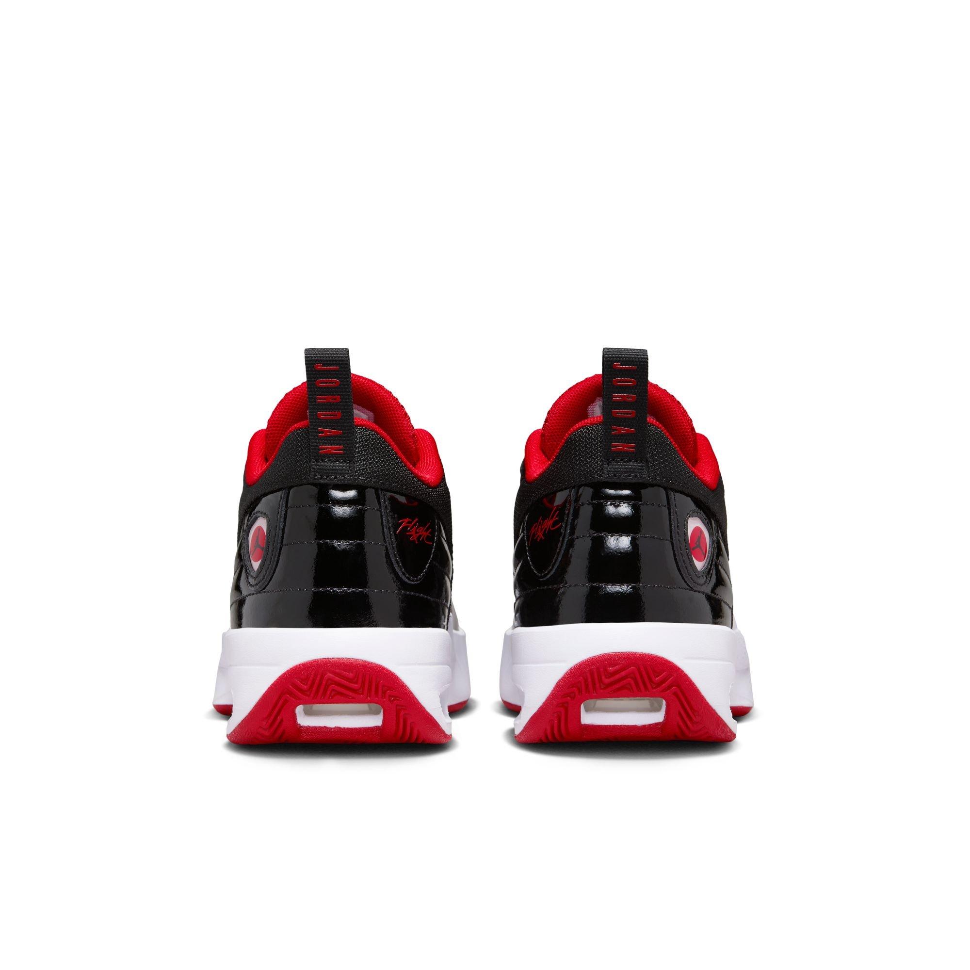 Jordan Max Aura 6 Grade School Boys' "Black/Gym Red/White" Shoe