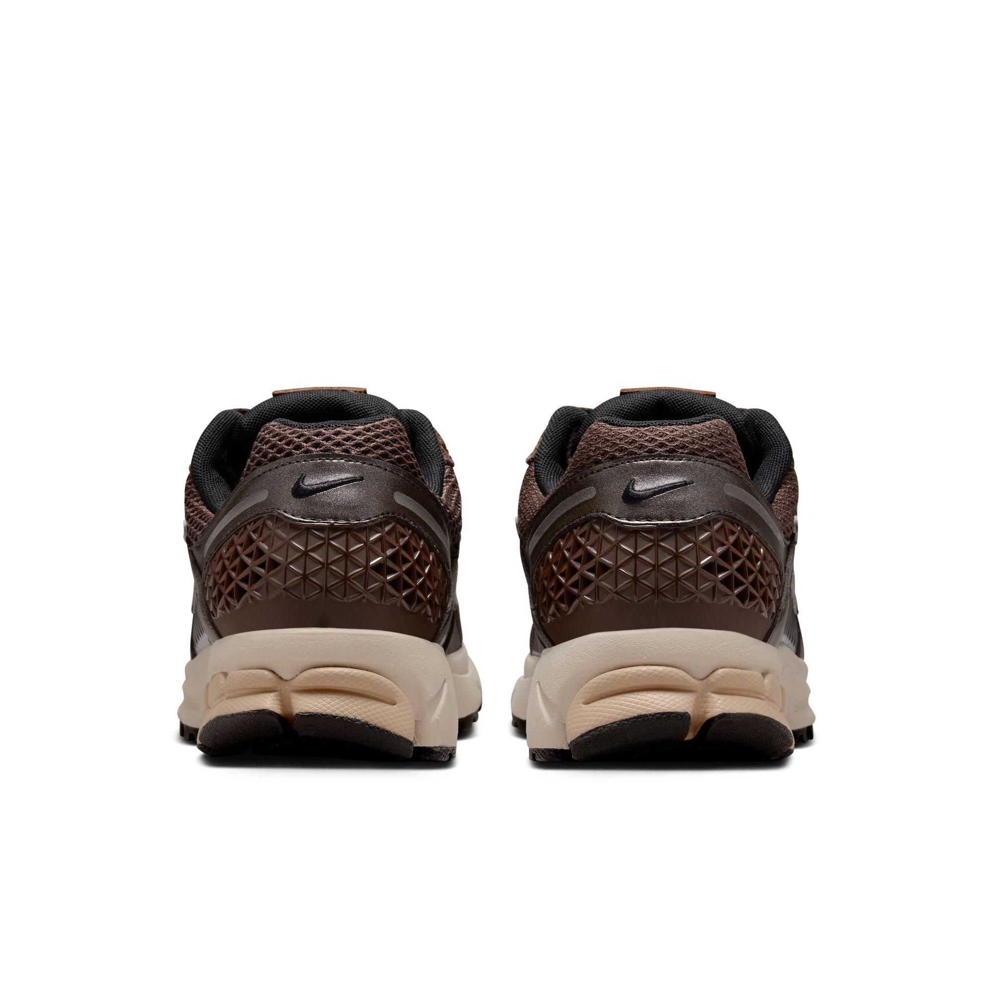 Nike Zoom Vomero 5 "Baroque Brown/Chrome/Lt Orewood Brn/Hemp" Women's Shoe - BROWN/WHITE Thumbnail View 6