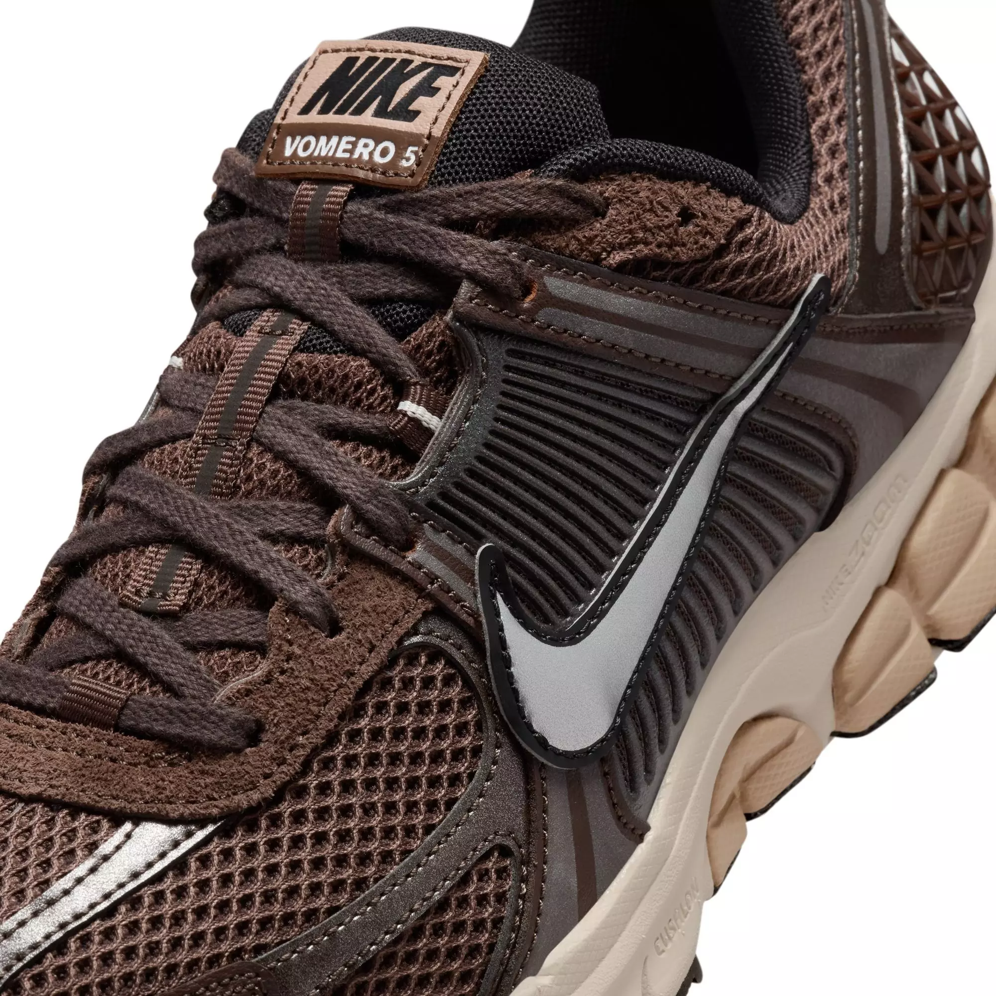 Nike Zoom Vomero 5 "Baroque Brown/Chrome/Lt Orewood Brn/Hemp" Women's Shoe - BROWN/WHITE